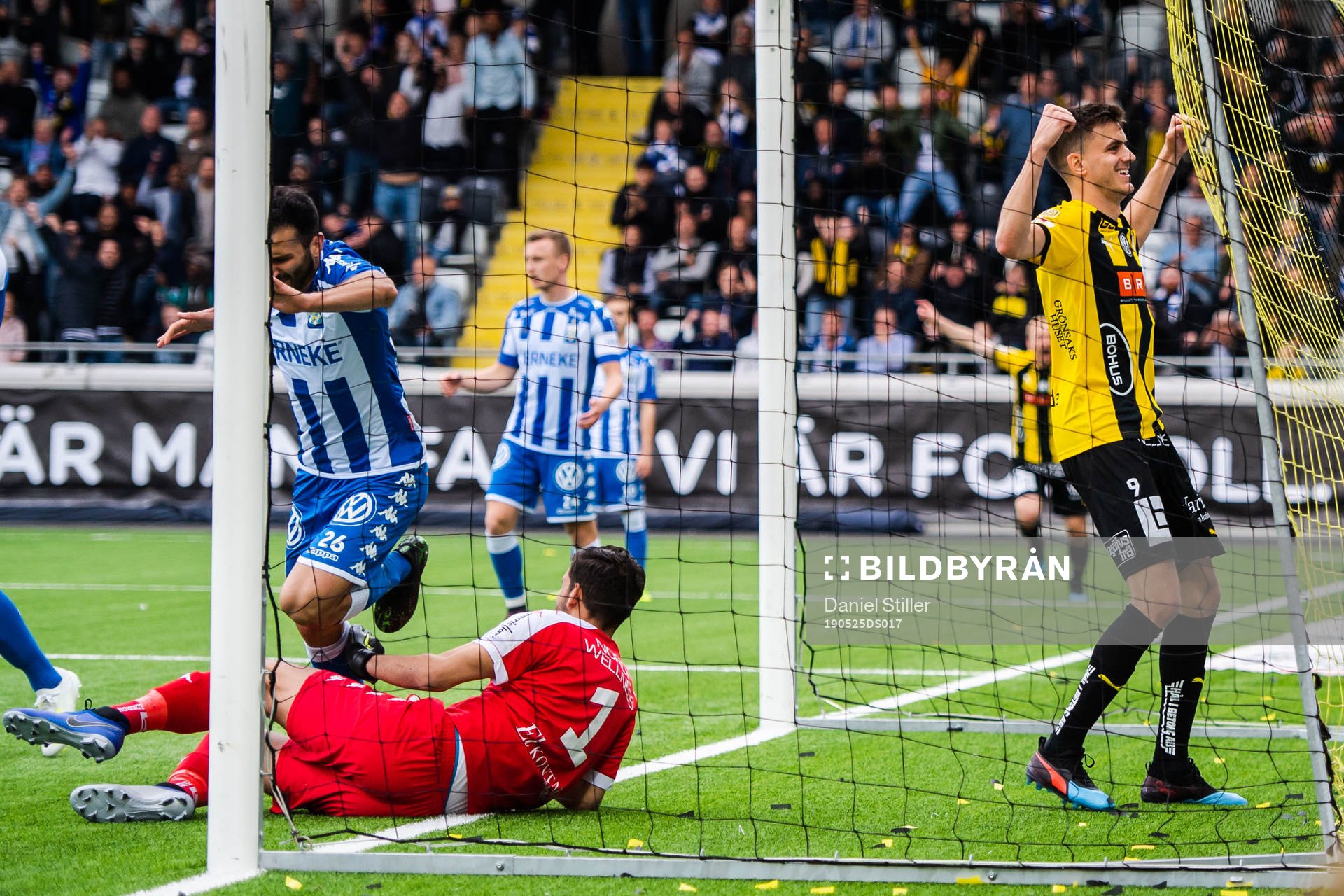 Häckens Alexander Jeremejeff jublar