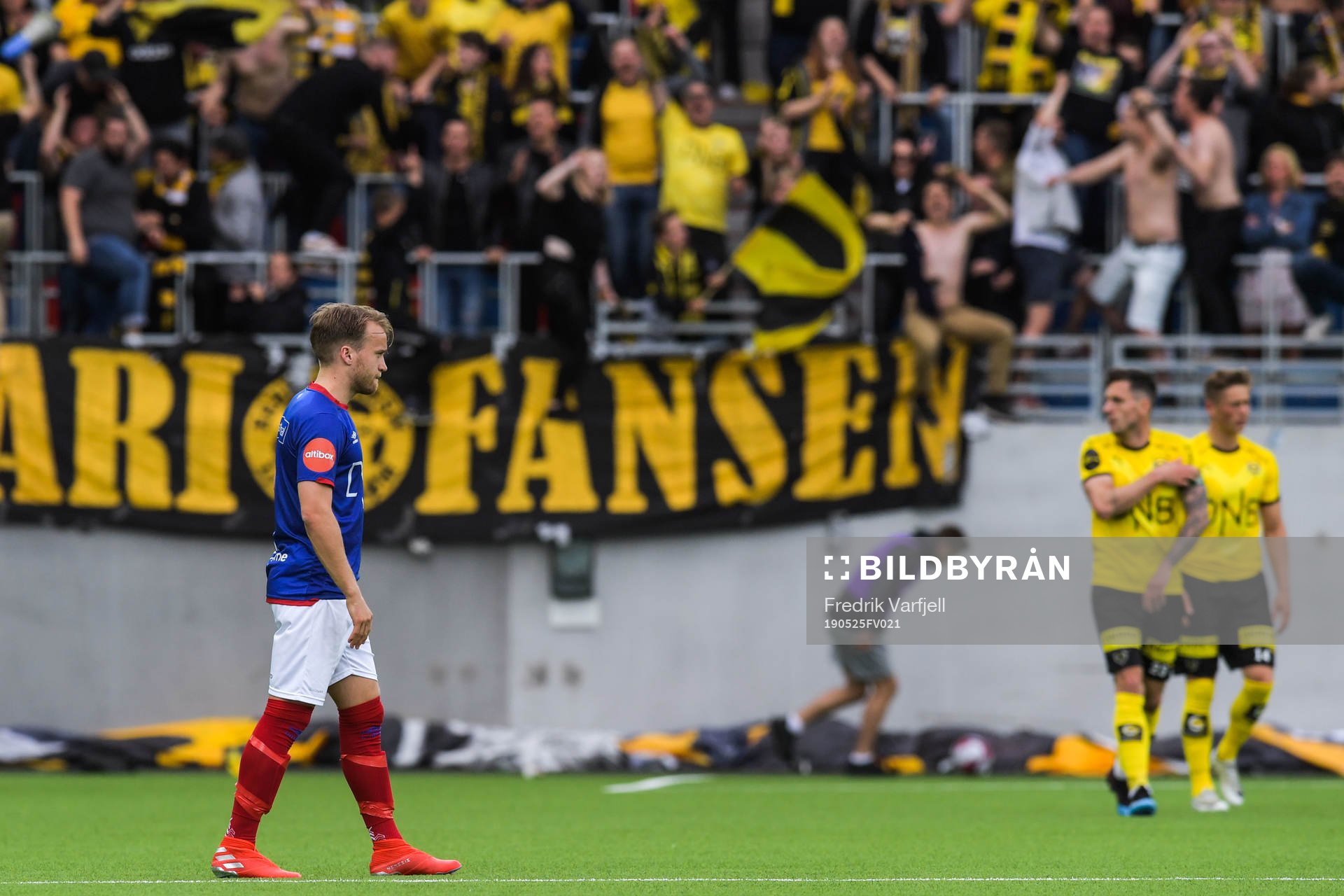 Bård Finne of Vålerenga looks dejected