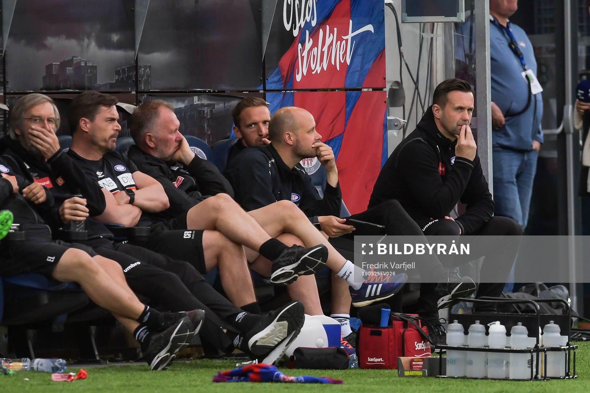 Ronny Deila, head coach of Vålerenga, looks dejected