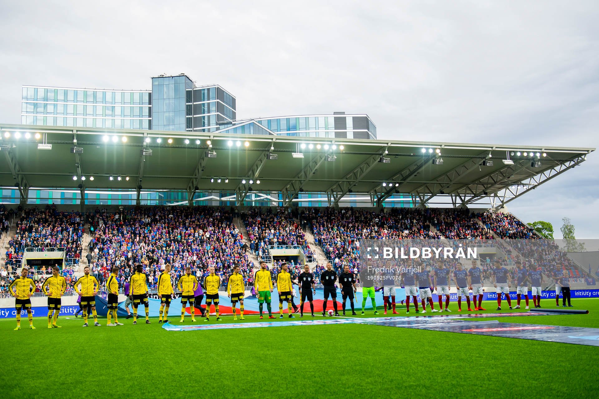 The players of Lillestrøm and of Vålerenga