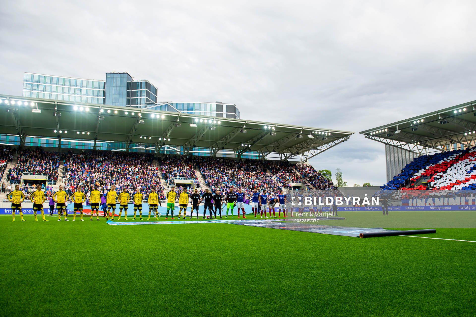 The players of Lillestrøm and of Vålerenga