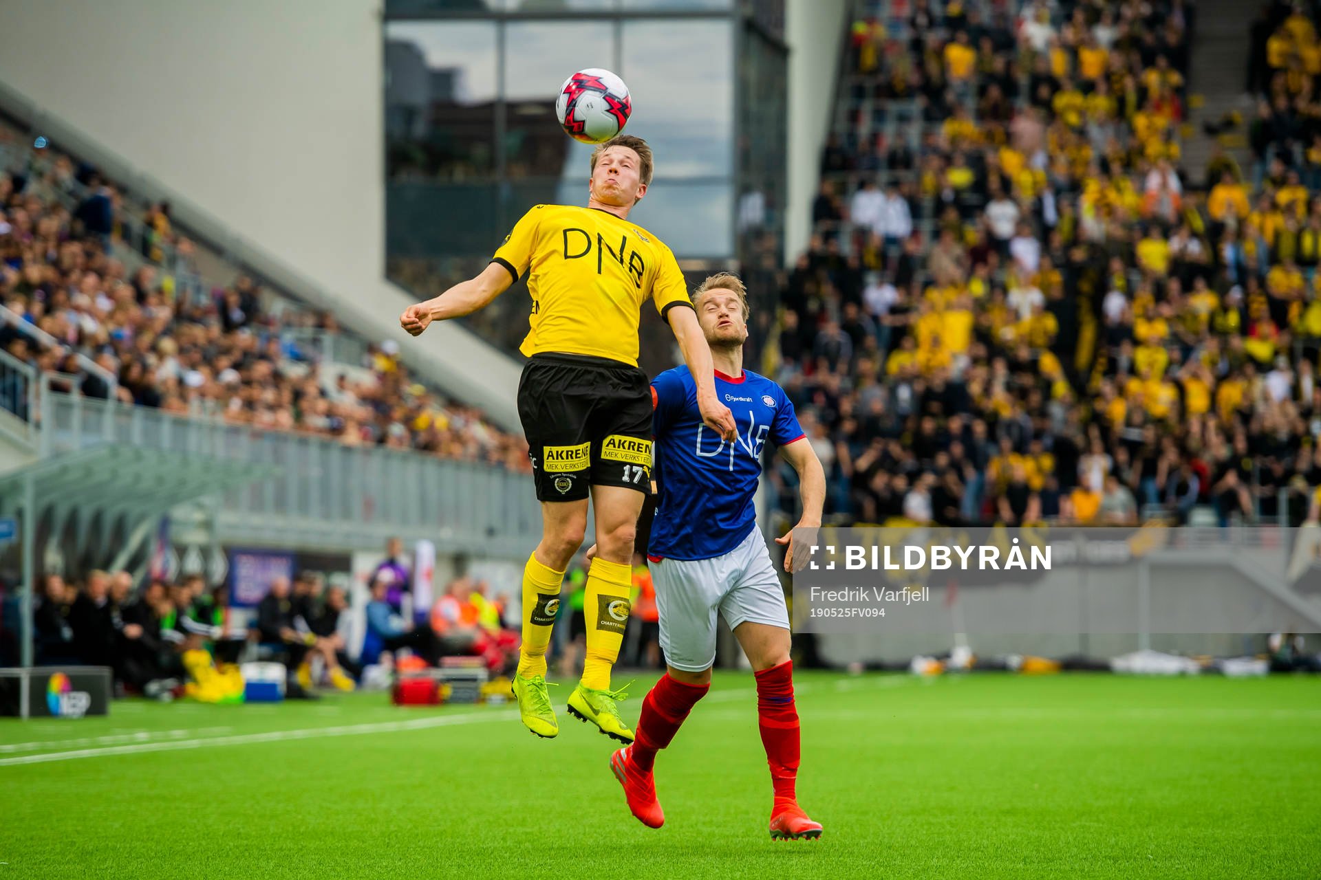 Kristoffer Ødemarksbakken of Lillestrøm and Bård Finne of Vålerenga during the Eliteserien match between Vålerenga and Lillestrøm on May 25, 2019 in Oslo.