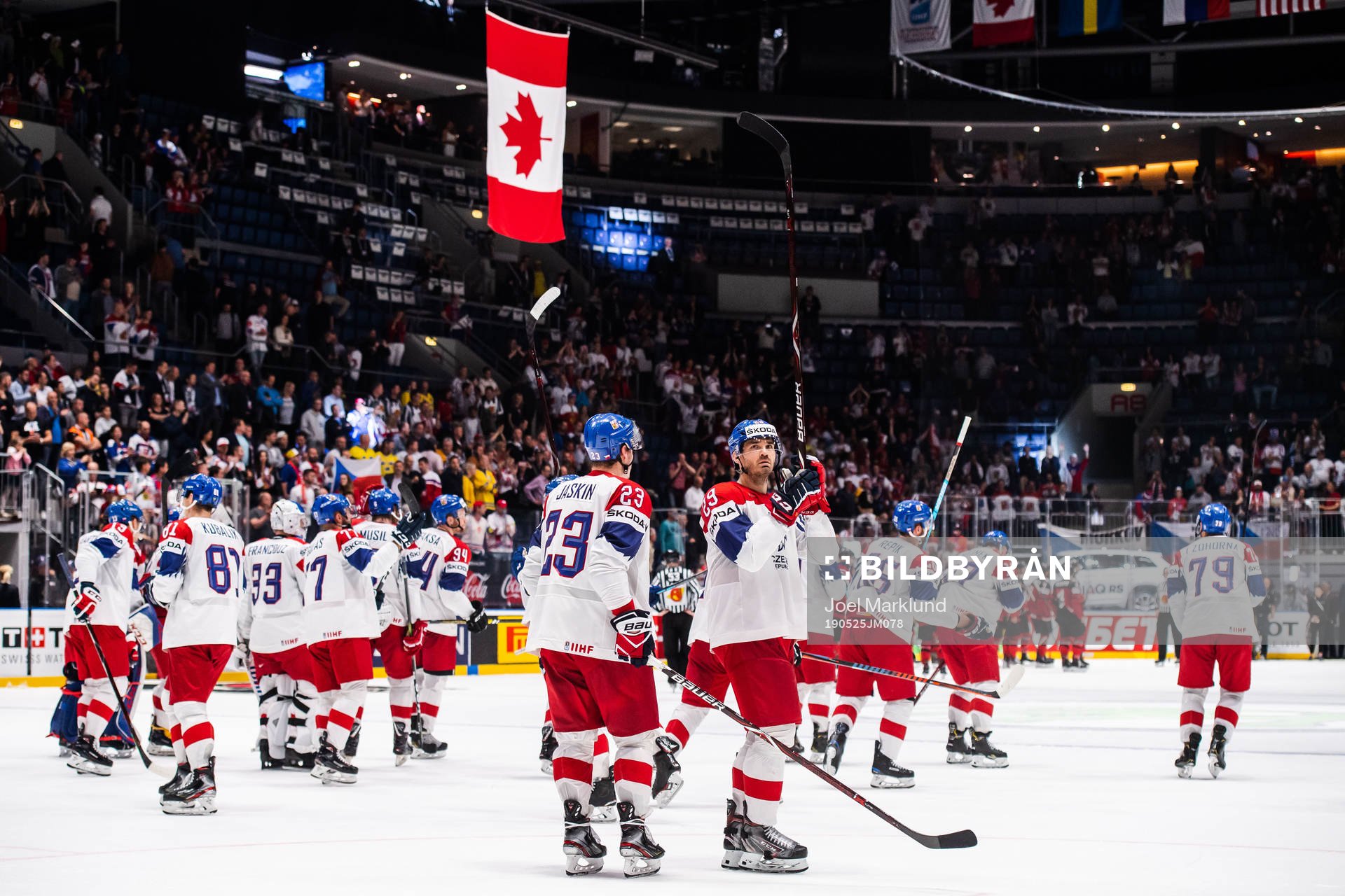 Jan Kolar of Czech Republic thank the supporters