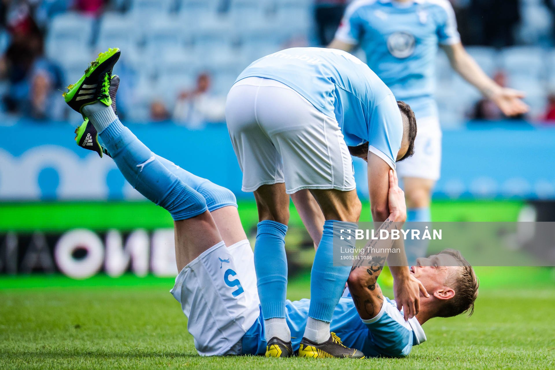 Malmö FFs Sören Rieks jublar med Erdal Rakip