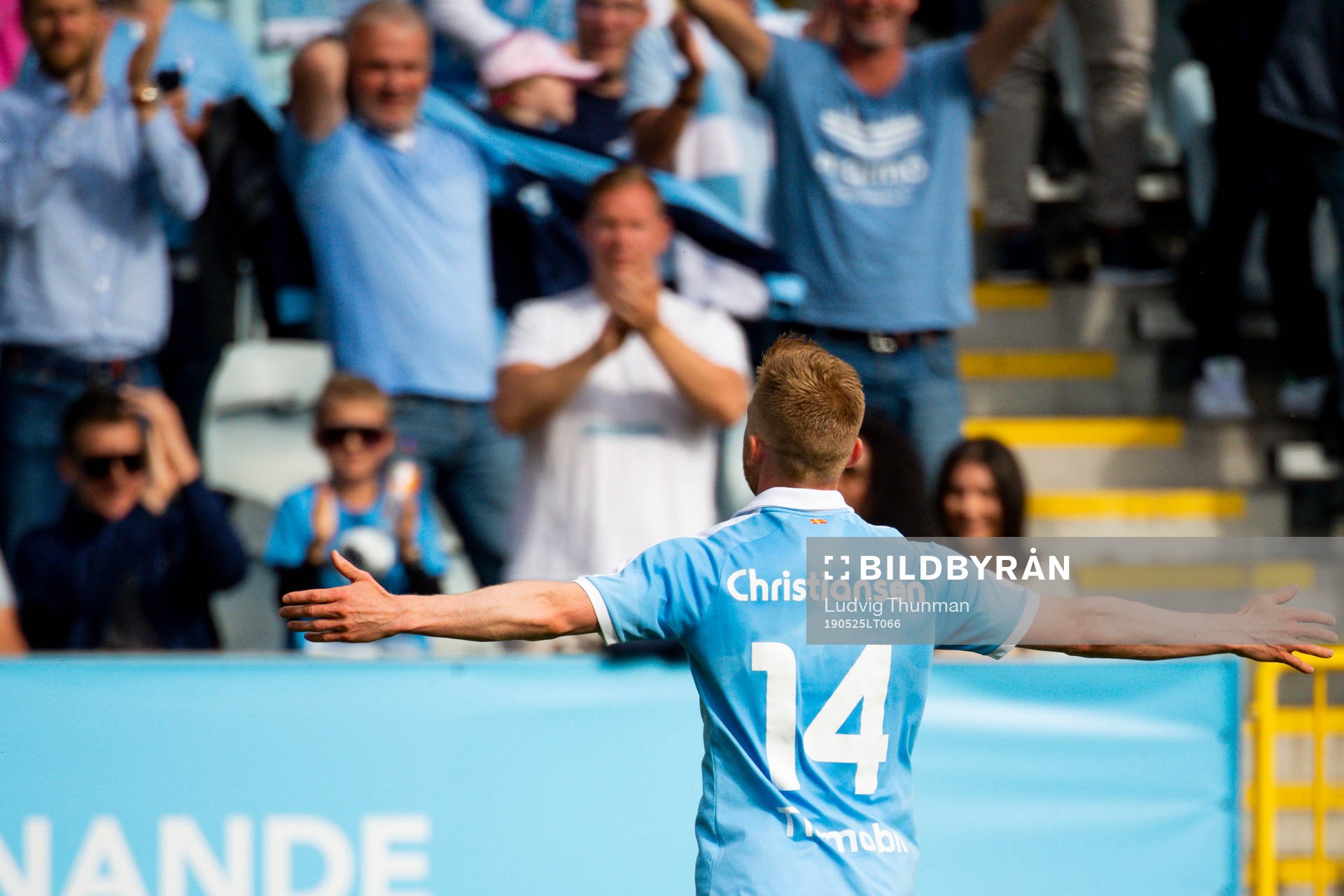 Malmö FFs Anders Christiansen jublar mot publiken