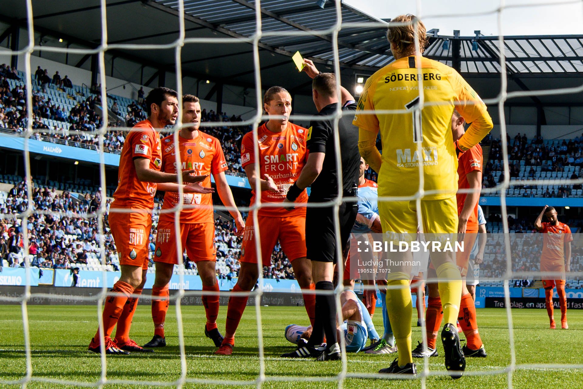 AFC Eskilstunas Anel Rashkaj tilldelas en varning