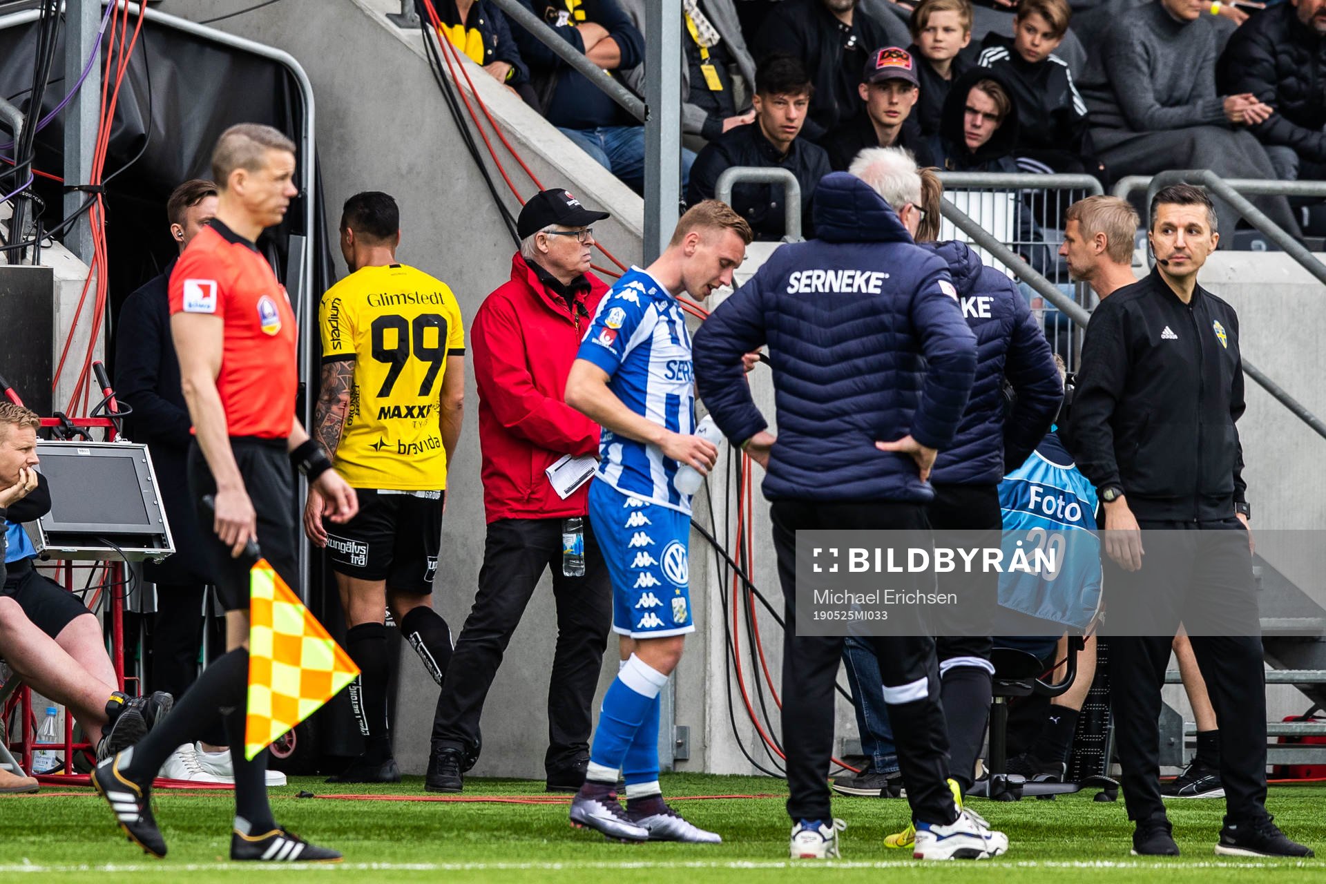Häckens Ahmed Yasin lämnar planen