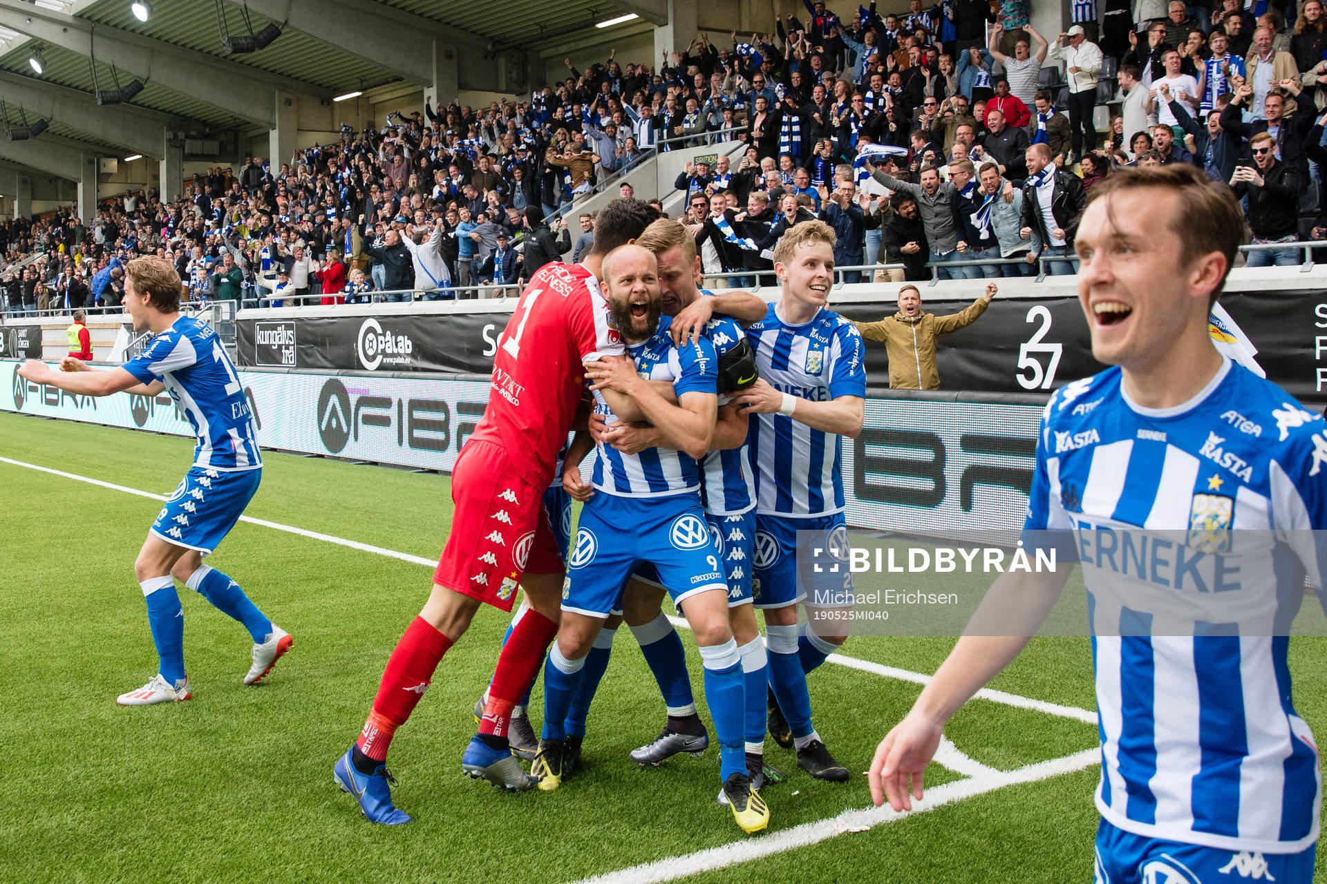 IFK Göteborgs Robin Söder jublar med lagkamrater