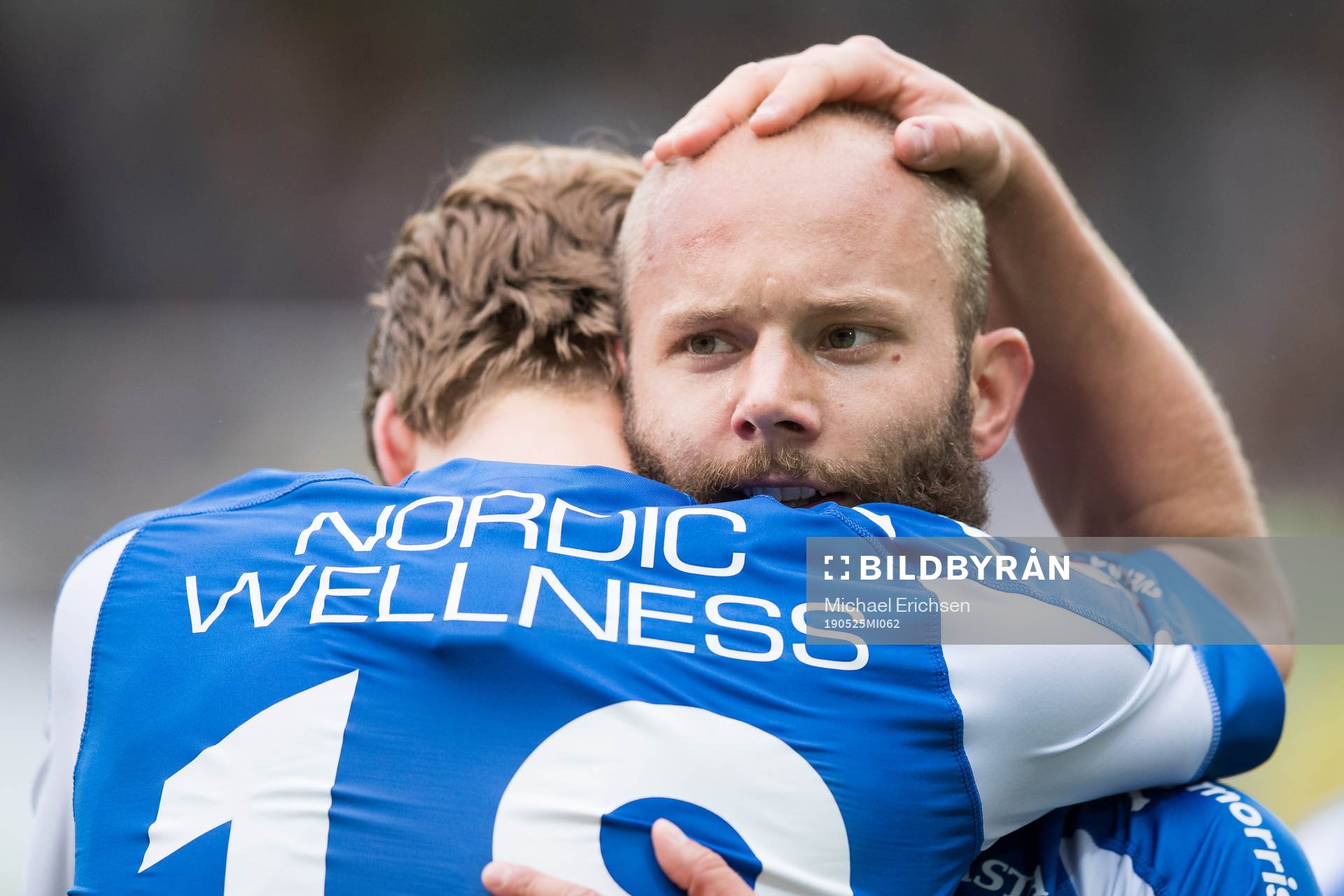 IFK Göteborgs August Erlingmark kramar om Robin Söder