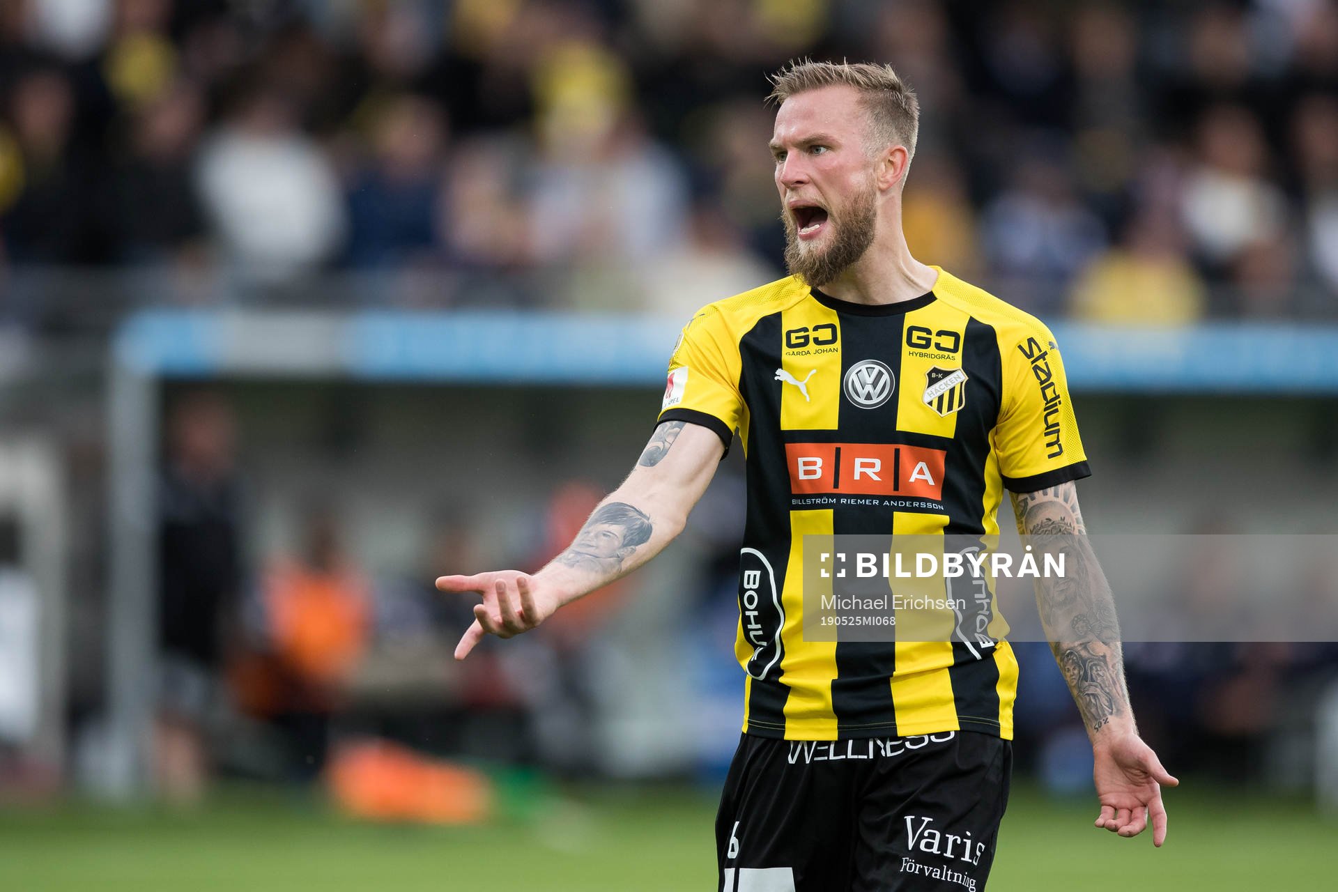 Häckens Alexander Faltsetas reagerar på sina lagkamrater