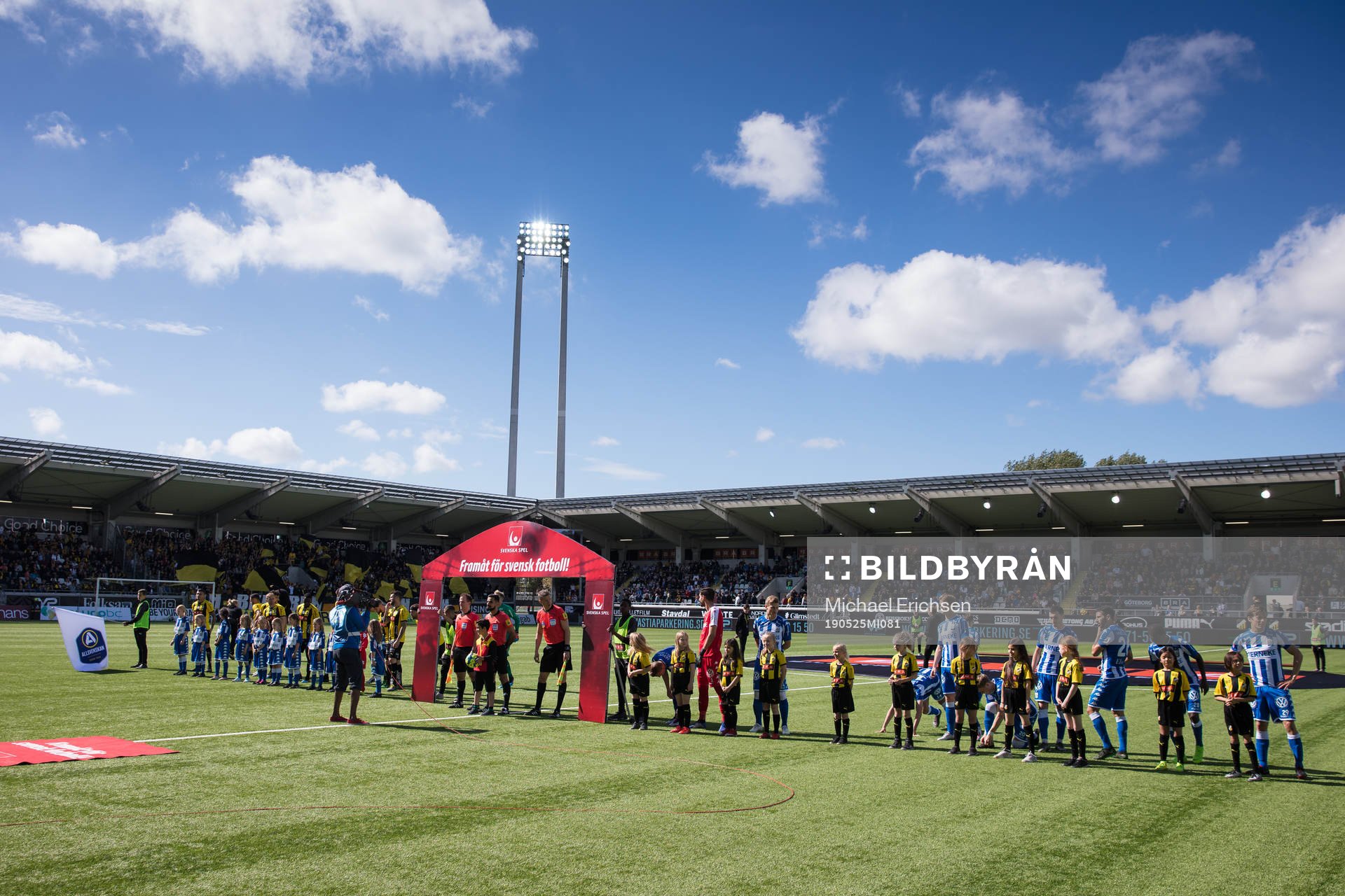Lagen på line up innan fotbollsmatchen i Allsvenskan