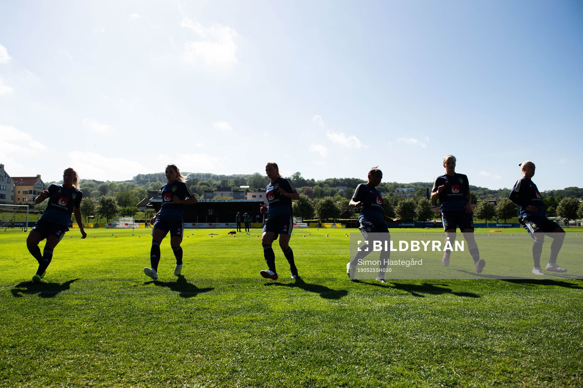 Silhouettes of players of Swedish women national football