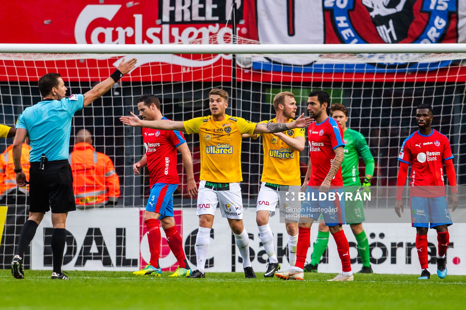 Falkenbergs spelare reagerar på ett domslut