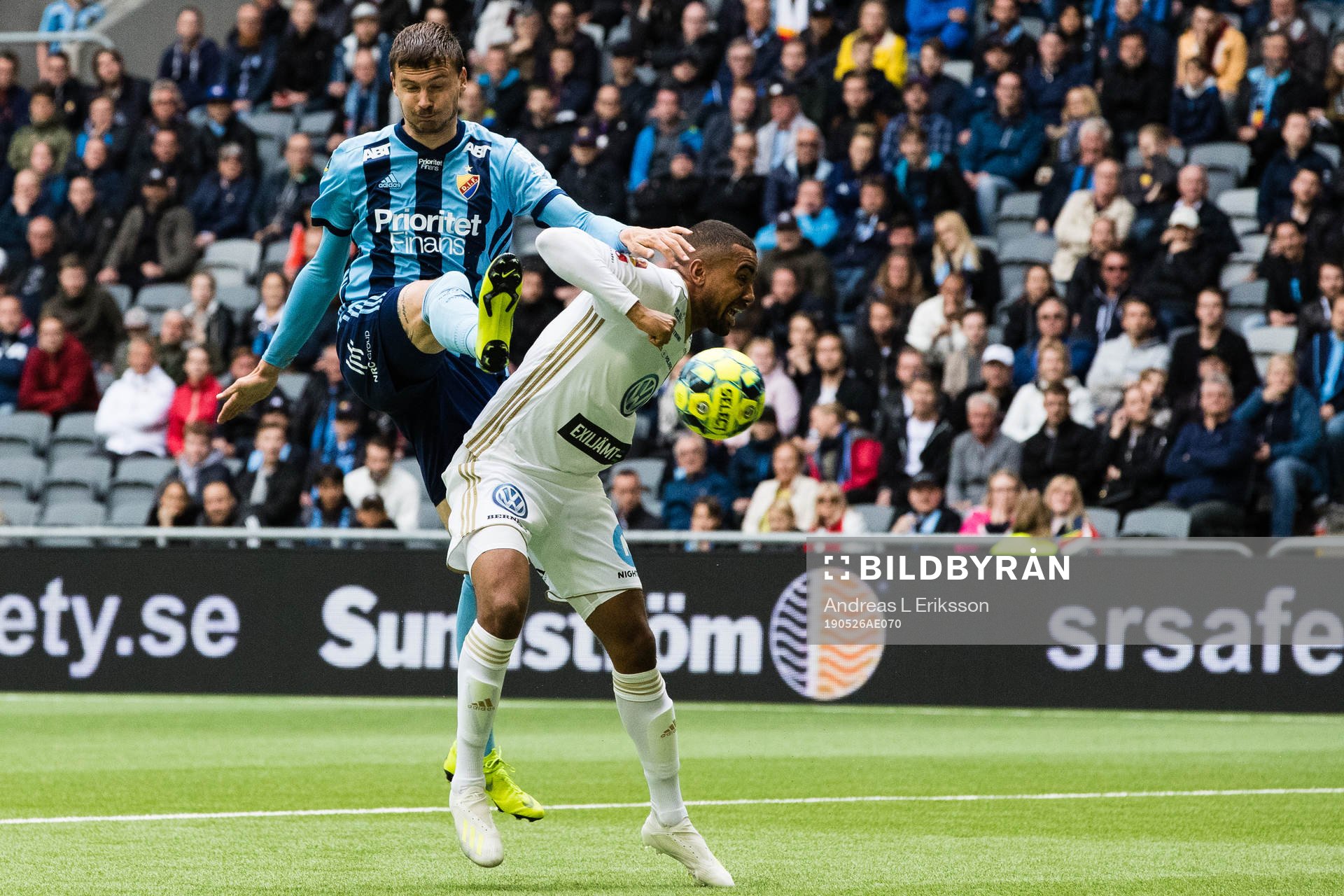 Djurgårdens Erik Berg och Östersunds Noah Sonko Sundberg