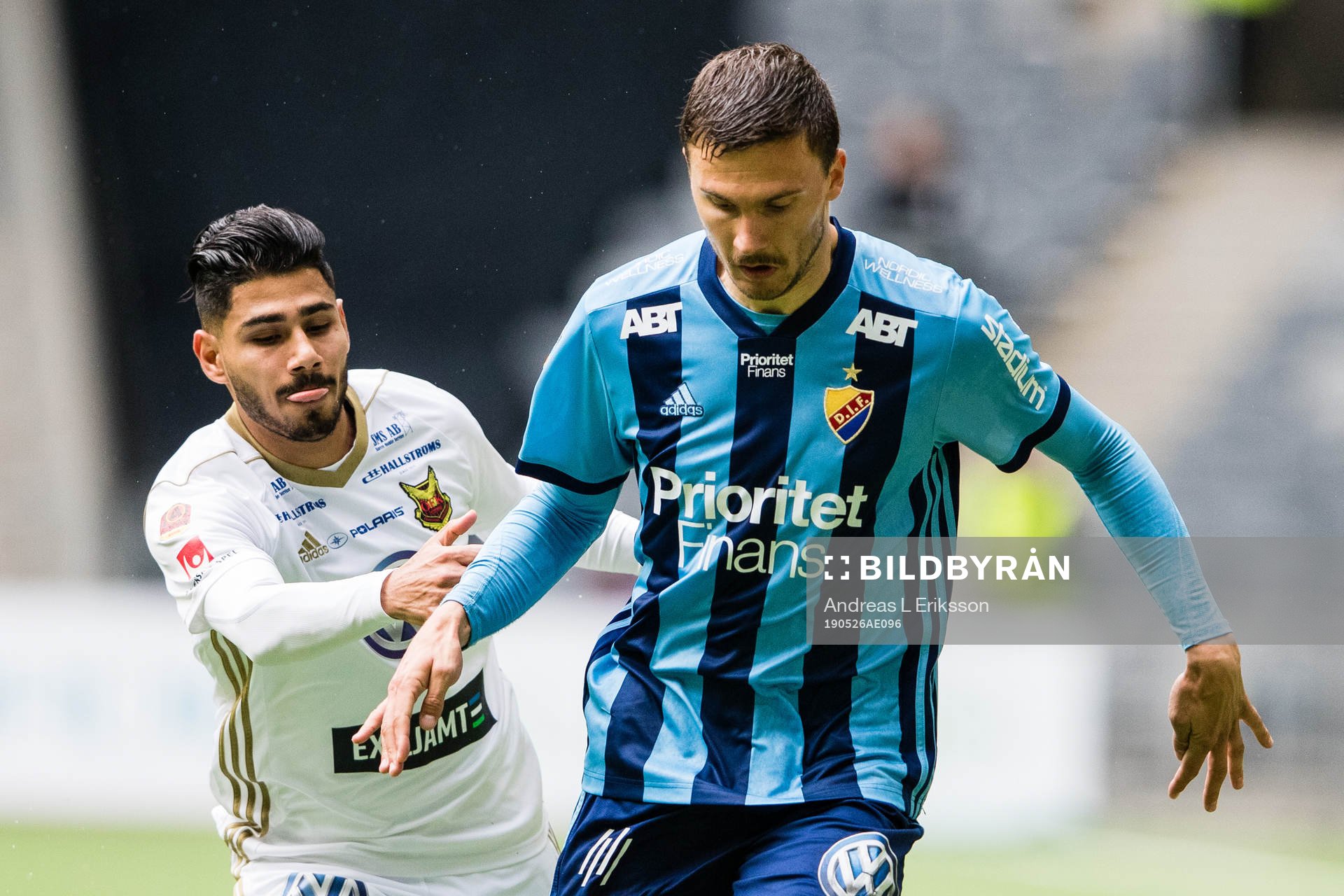Östersunds Hosam Aiesh och Djurgårdens Erik Berg