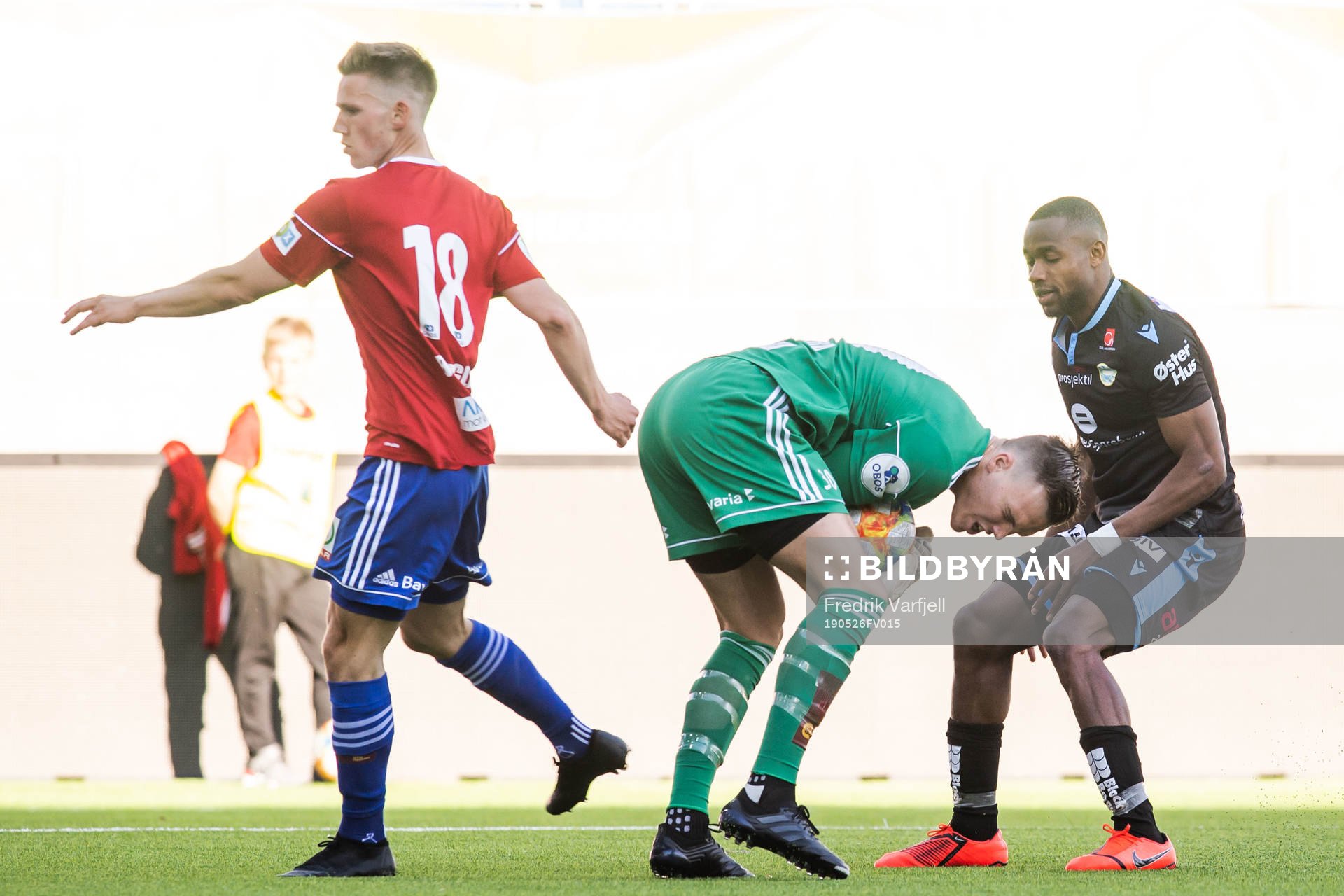 Fredrik Tobias Berglie and goalkeeper Idar Nordby