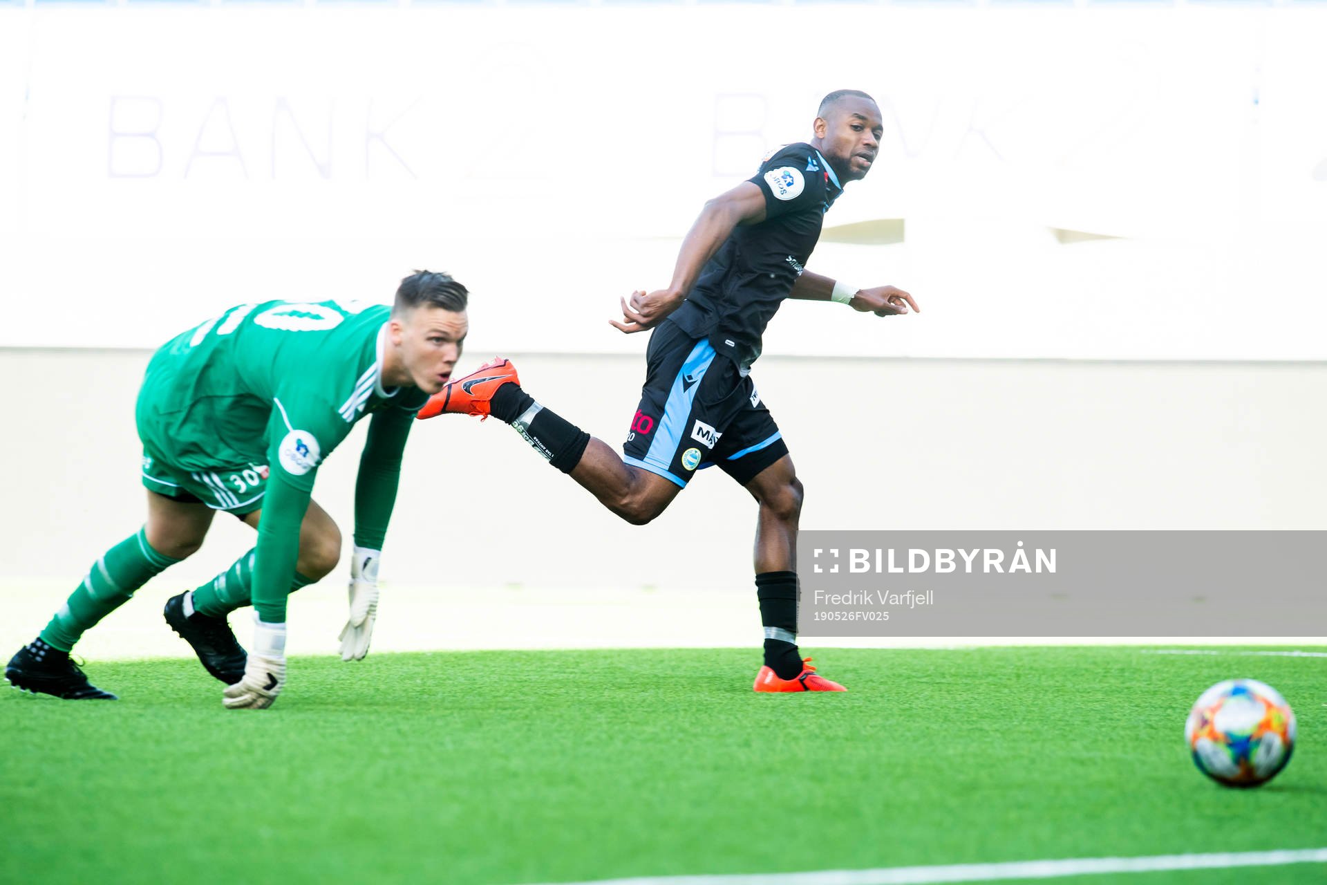 Goalkeeper Idar Nordby Lysgård of Skeid and Kachi of