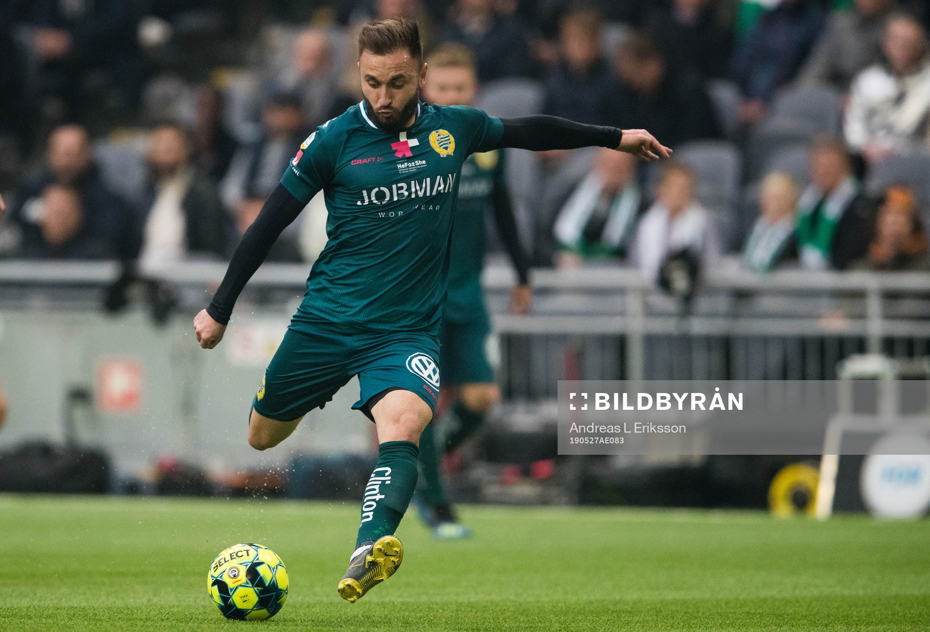 Hammarbys Muamer Tankovic med ett skott