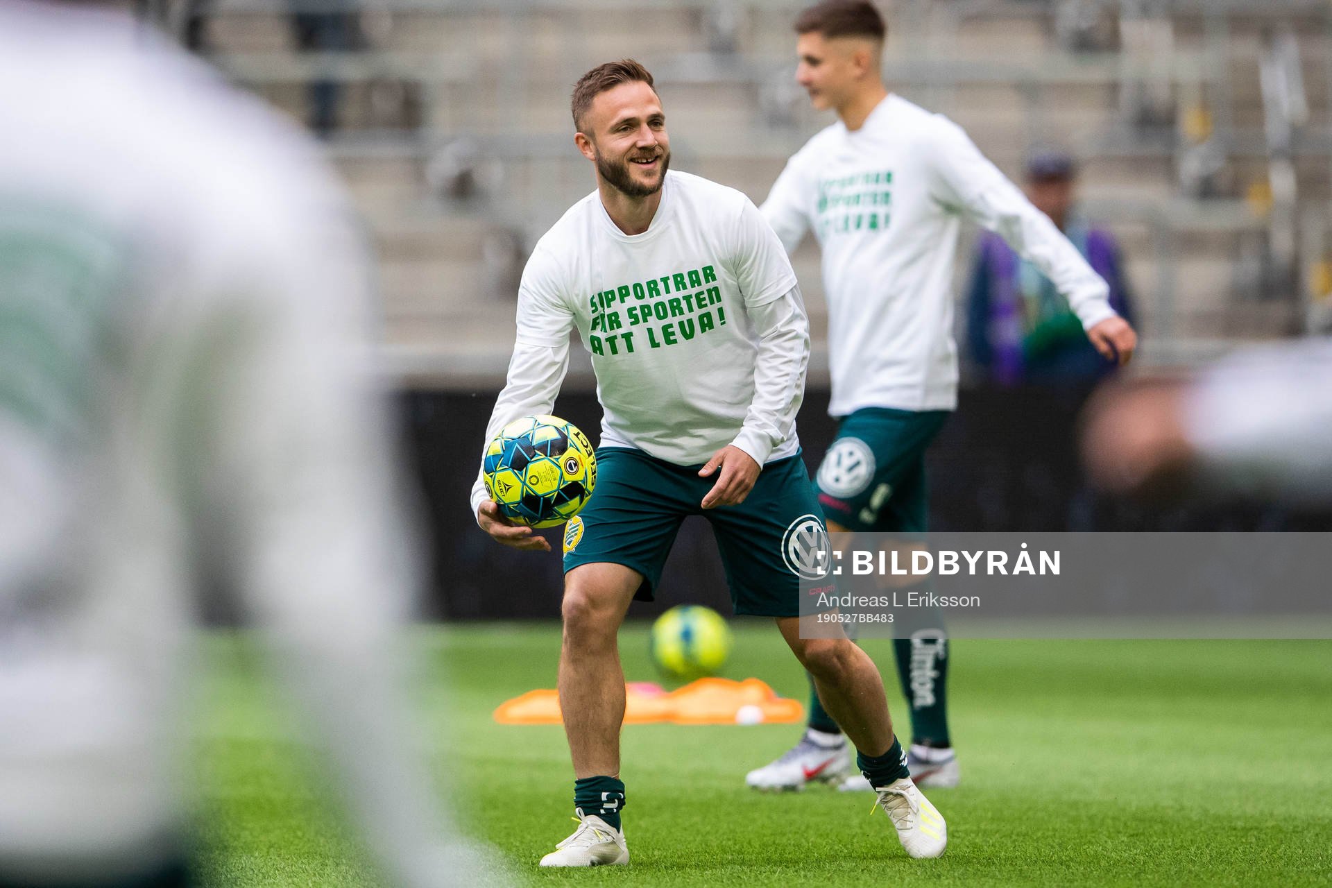 Hammarbys Mats Solheim med en t-shirt med texten