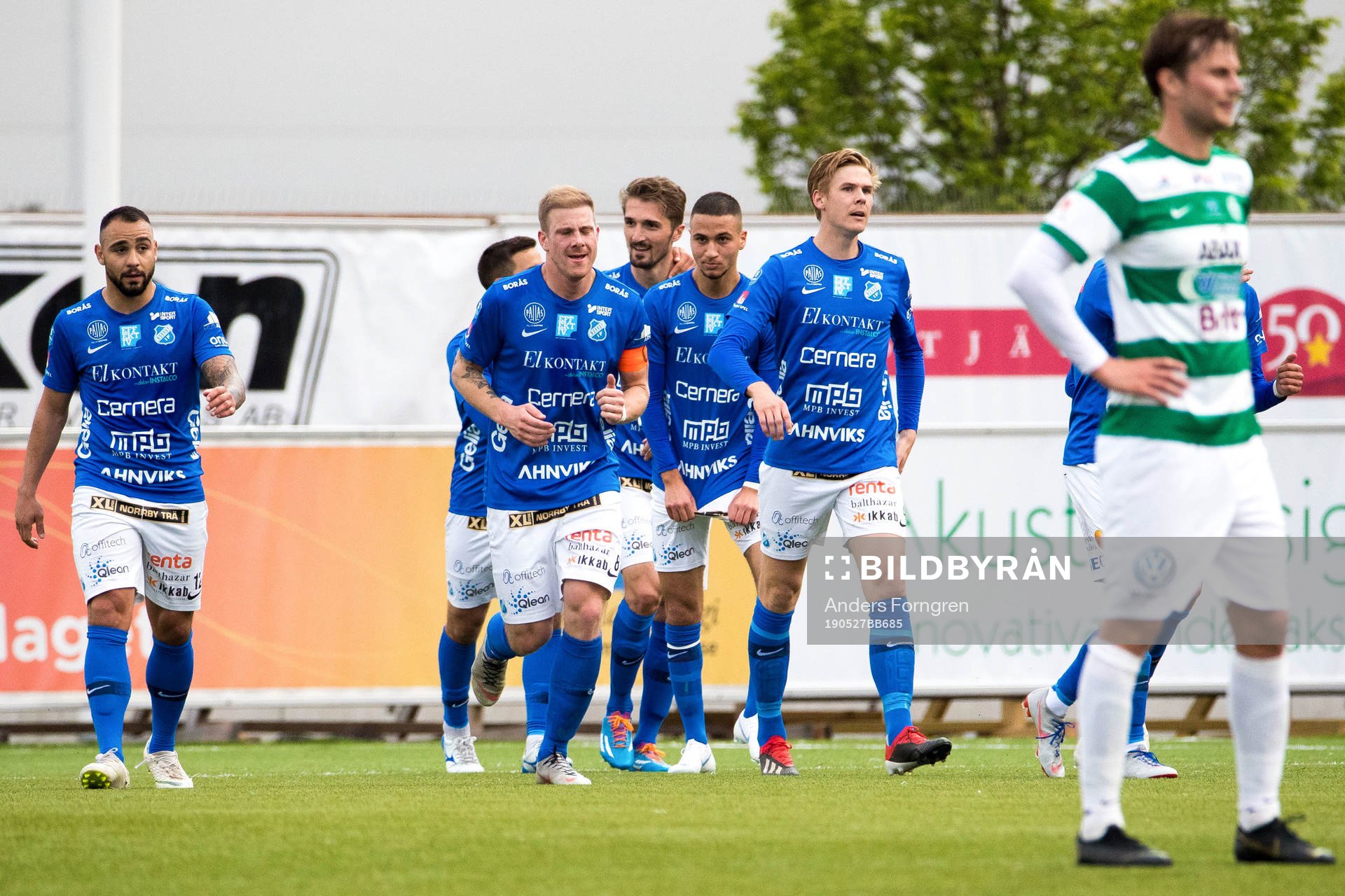 Norrbys Dardan Rexhepi jublar med lagkamrater