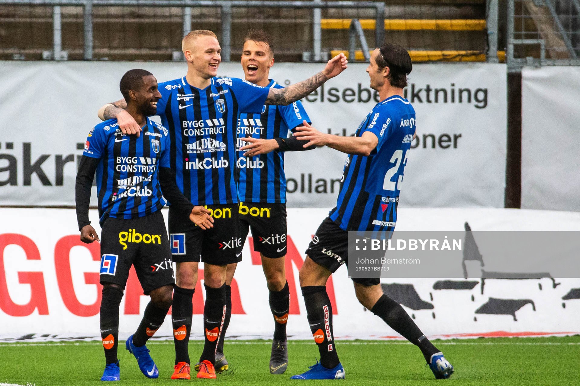 Sirius Mohammed Saeid, Adam Ståhl och Philip Haglund jublar efter 0-2 under fotbollsmatchen i Allsvenskan mellan Örebro och Sirius den 27 maj 2019 i Örebro.