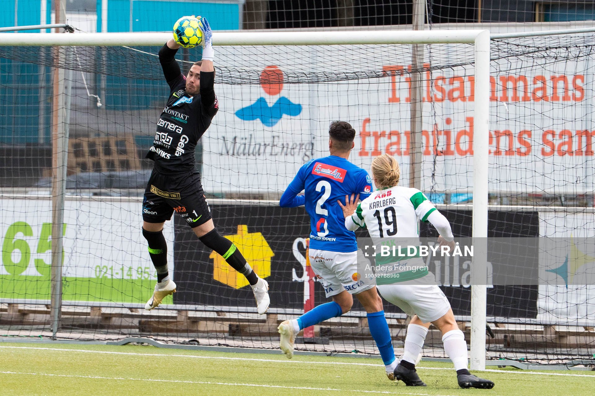 Norrbys målvakt Mergim Krasniqi med en räddning