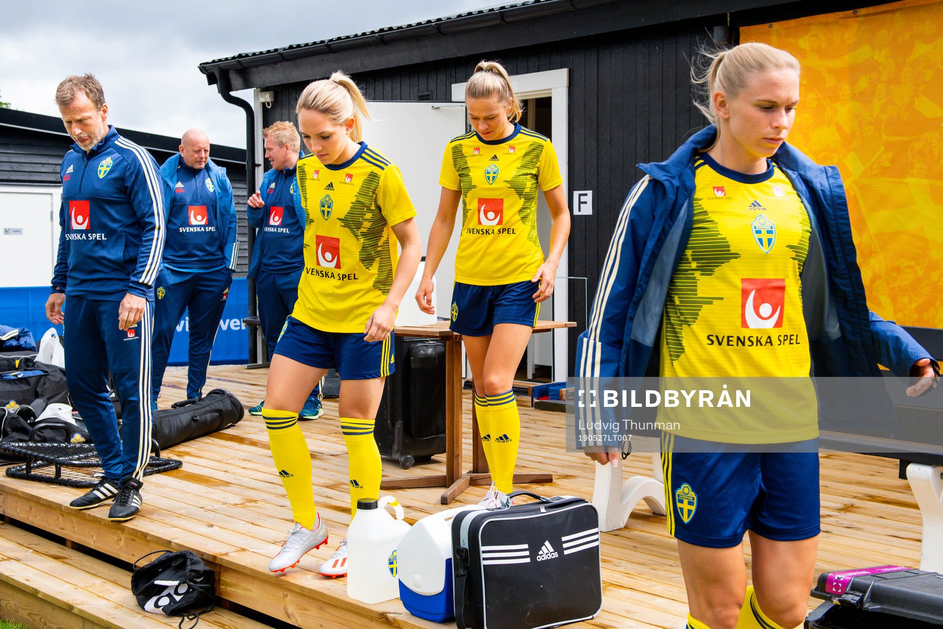 Physio Pontus Ekblom, Elin Rubensson, Fridolina Rolfö and