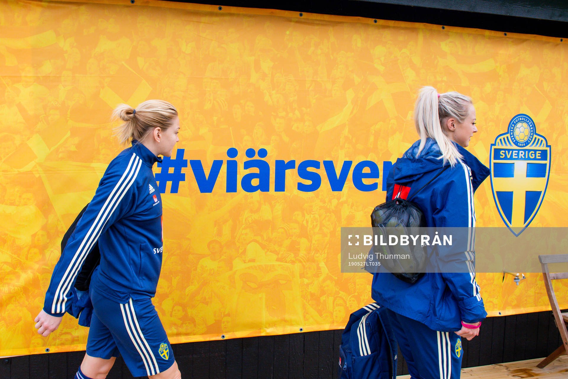 Mia Carlsson and Amanda Ilestedt arrives for a team photo