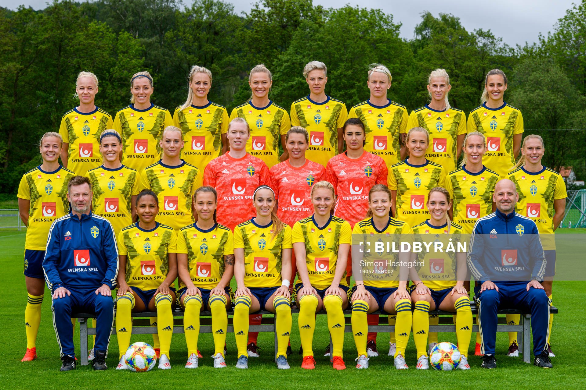 Players and coaching staff of the Swedish women's national football team poses for a team picture on May 27, 2019 in Båstad. Back row: Caroline Seger, Linda Sembrant, Amanda Ilestedt, Fridolina Rolfö, Lina Hurtig, Nilla Fischer, Sofia Jakobsson, Nathalie Björn , Middle row: Hanna Glas, Olivia Schough, Stina Blackstenius, goalkeeper Hedvig Lindahl, goalkeeper Jennifer Falk, goalkeeper Zecira Musovic, Magdalena Eriksson, Julia Roddar, Jonna Andersson, Front row: Peter Gerhardsson, head coach, Madelen Janogy, Julia Zigiotti Olme, Kosovare Asllanim, Mimmi Larsson, Anna Anvegård, Elin Rubensson, Magnus Wikman, assistant coach.