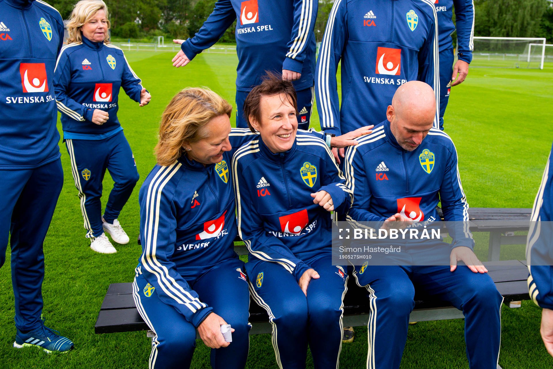 Physio Annica Näsmark, equipment manager Jessica Karlsson