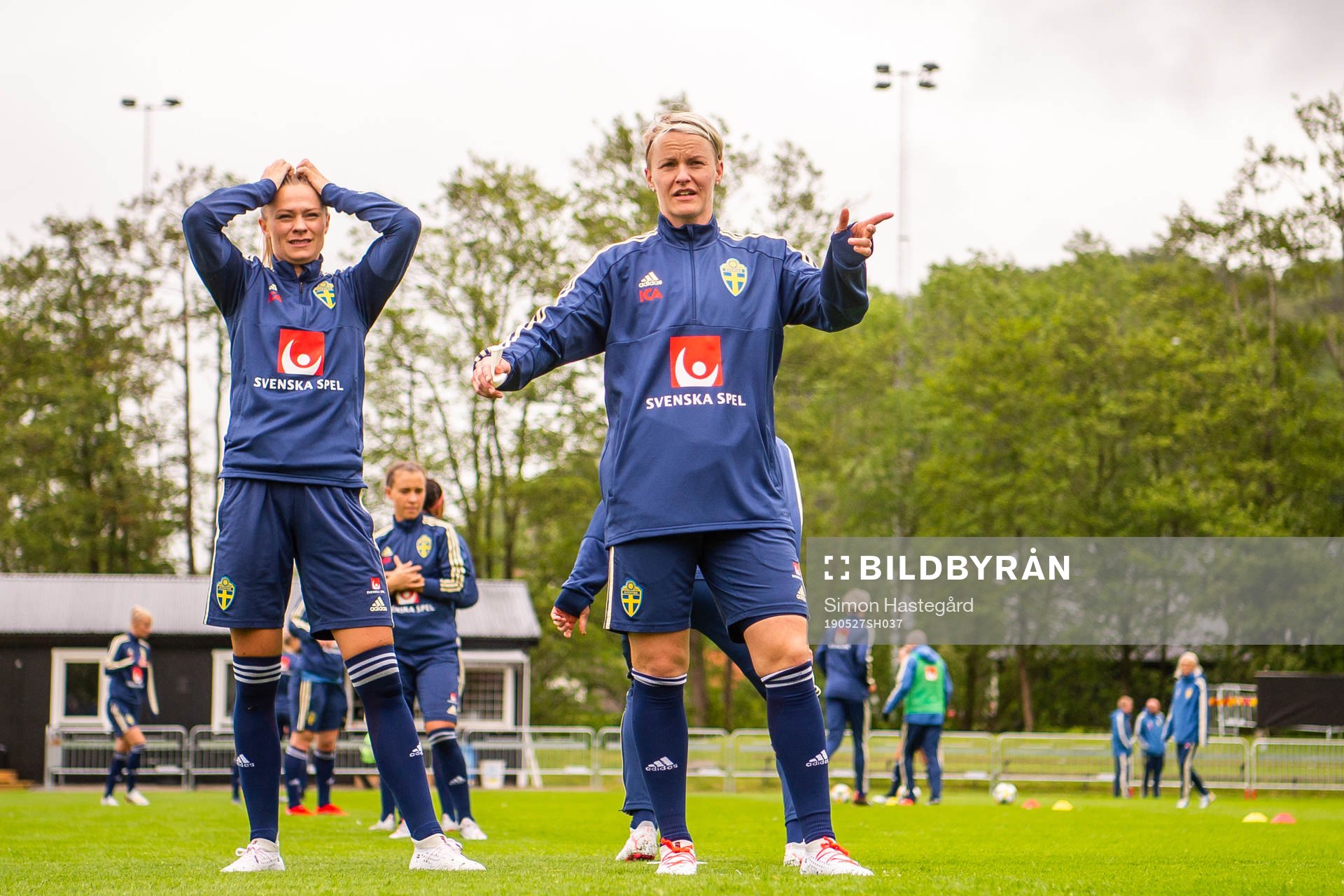 Fridolina Rolfö and Nilla Fischer of Swedish women