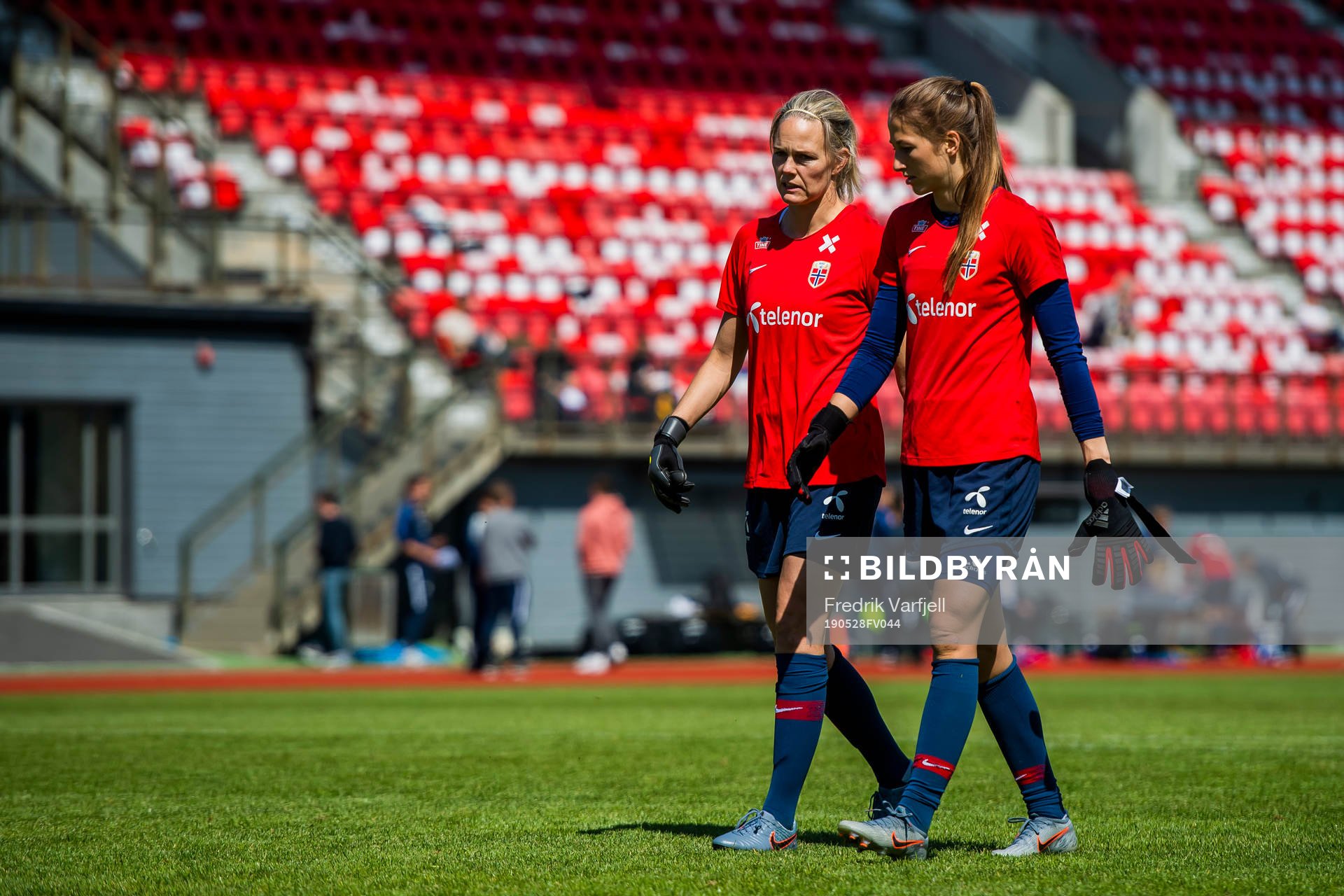 Goalkeeper Ingrid Hjelmseth and goalkeeper Cecilie
