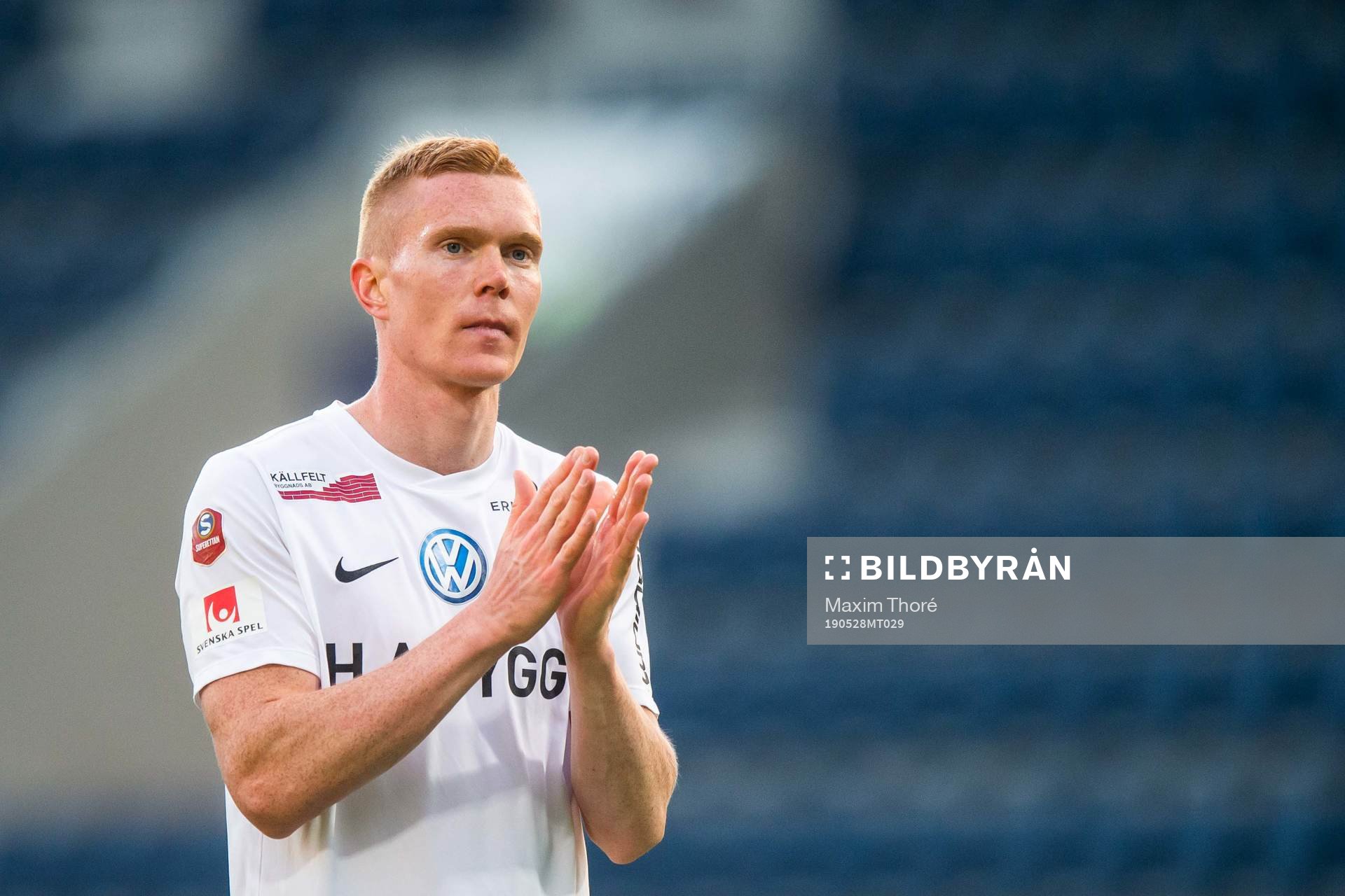 Örgrytes David Engström tackar publiken