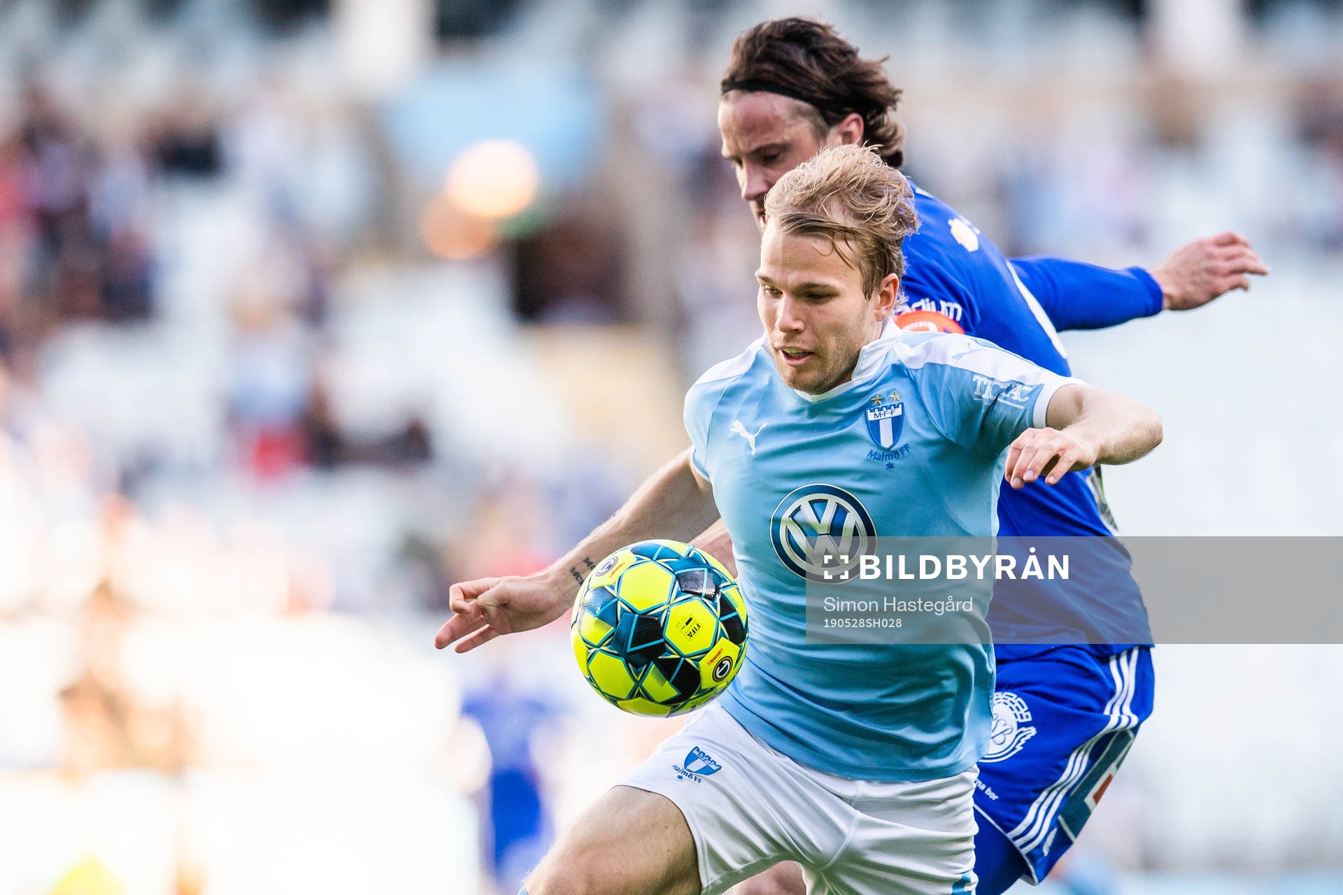 Malmö FFs Oscar Lewicki och Sundsvalls Linus Hallenius
