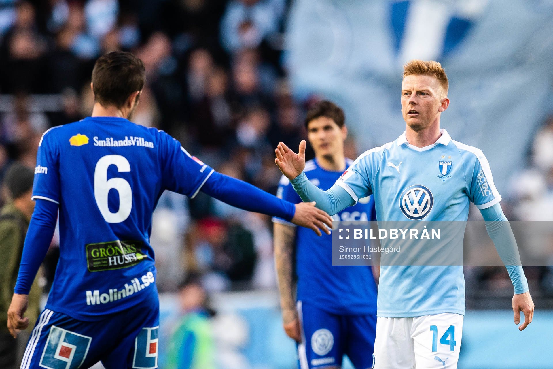 Sundsvalls Juan Jose Ciercoles Sagra och Malmö FFs Anders Christiansen efter fotbollsmatchen i Allsvenskan mellan Malmö FF och GIF Sundsvall den 28 maj 2019 i Malmö.