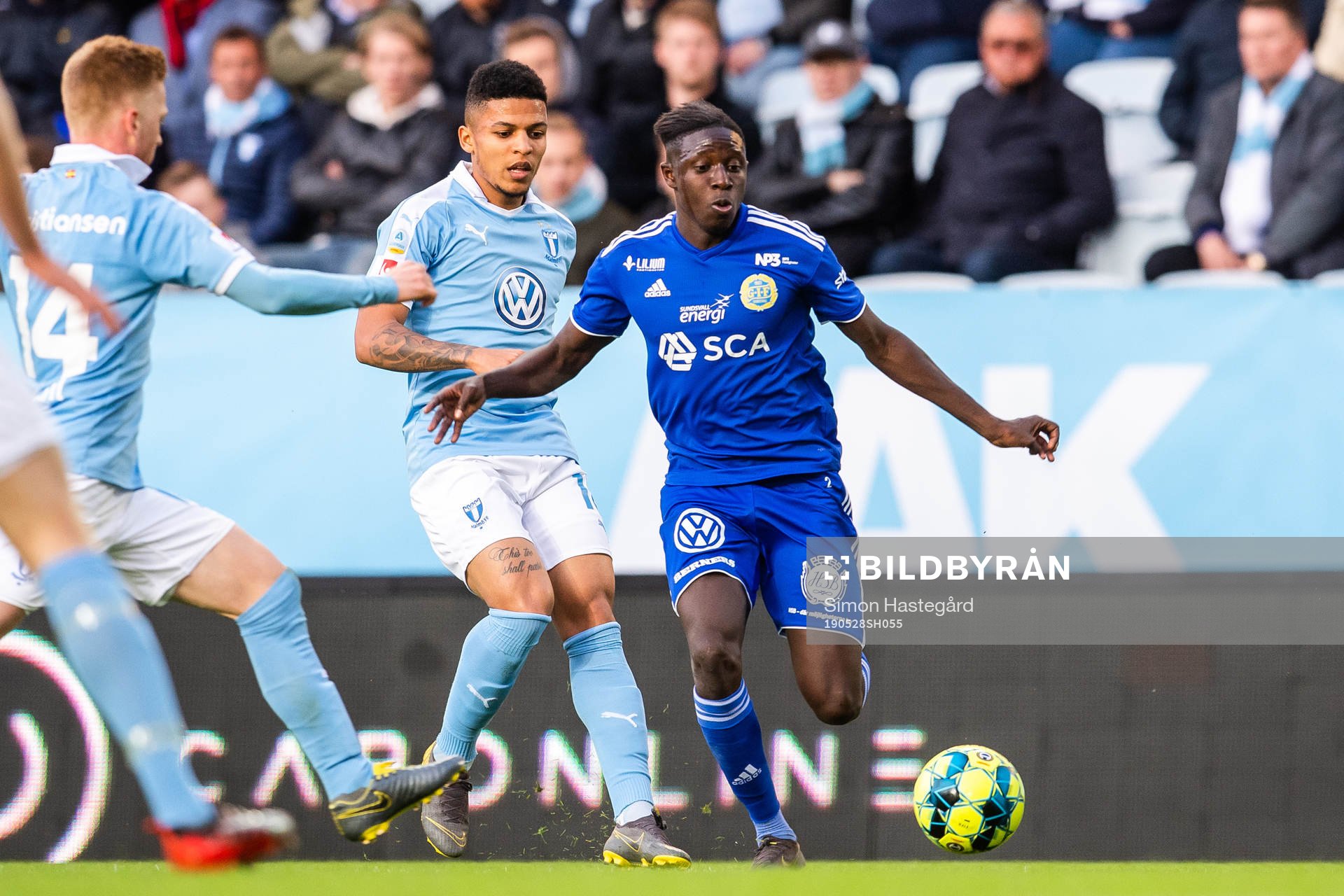 Malmö FFs Romain Gall och Sundsvalls Pa Konate