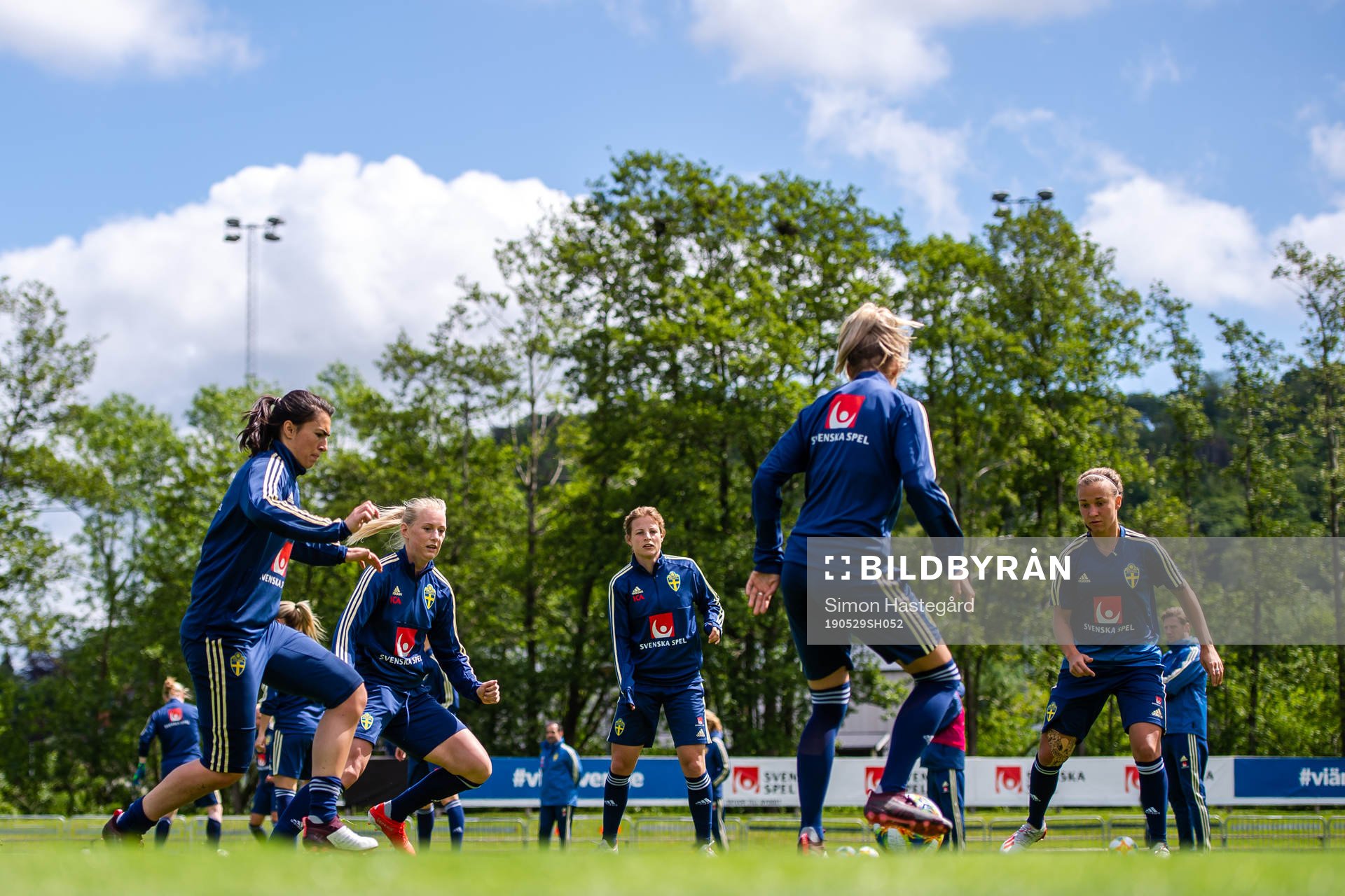 Goalkeeper Zecira Musovic, Stina Blackstenius, Anna