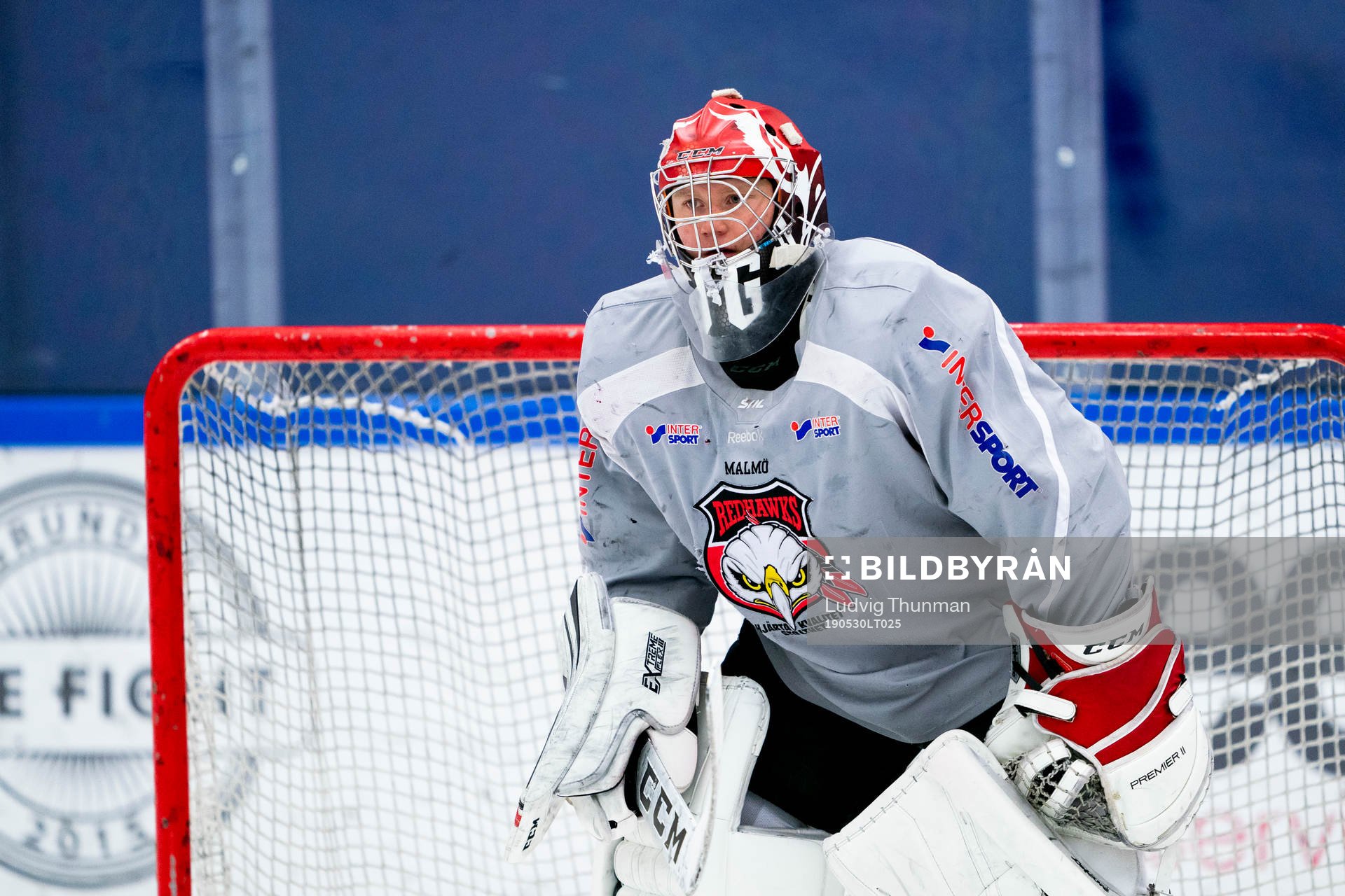 under en ishockeyträning med Malmö Redhawks J18/20