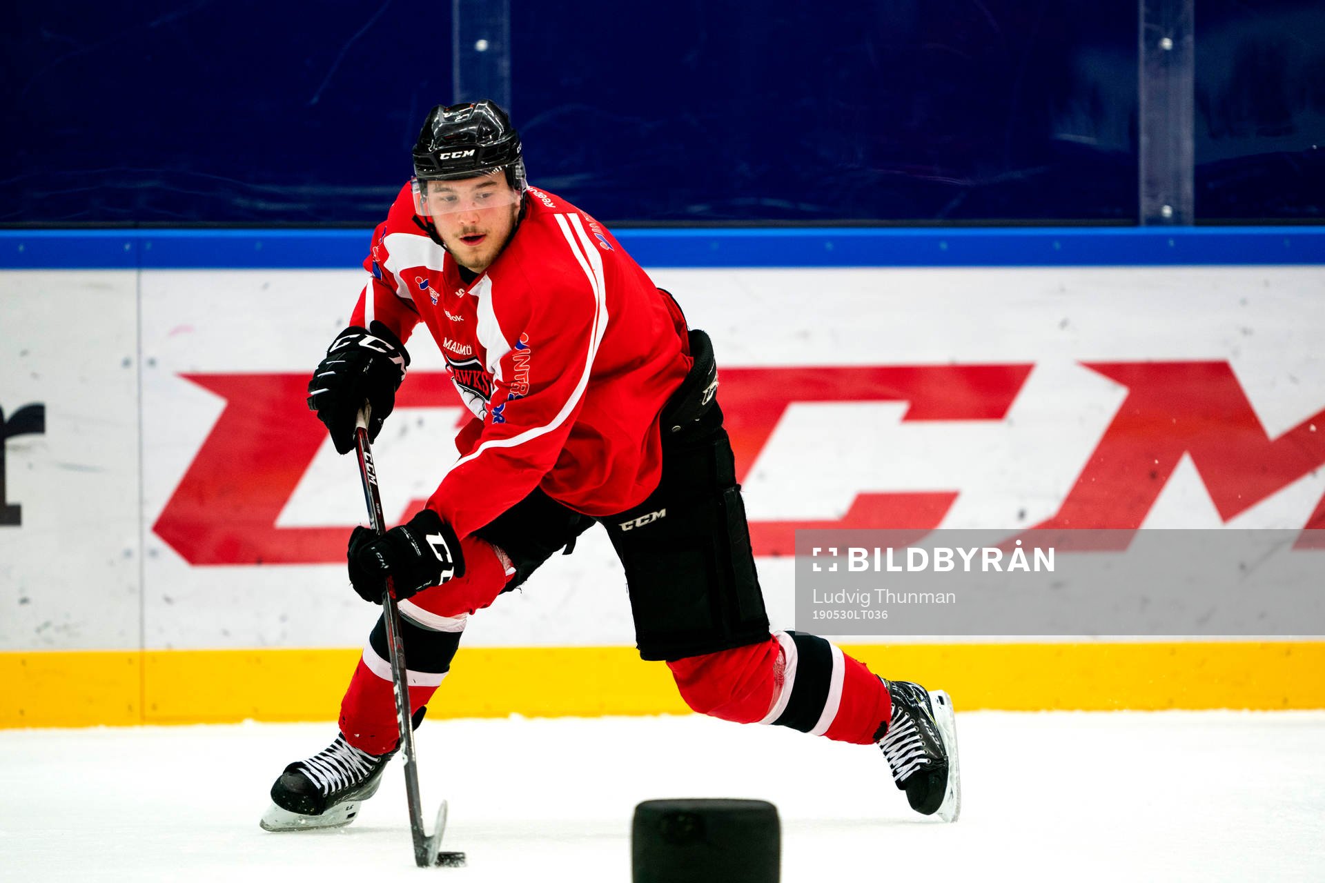 under en ishockeyträning med Malmö Redhawks J18/20