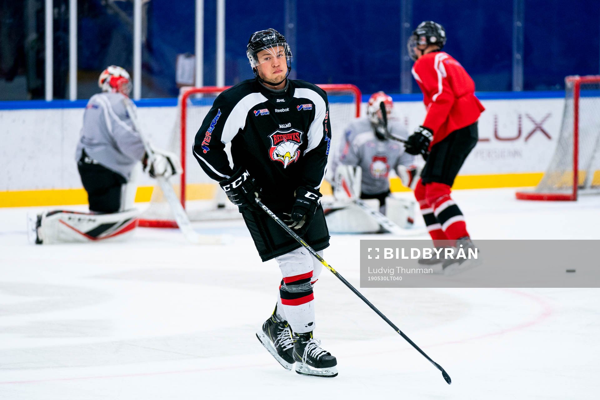 under en ishockeyträning med Malmö Redhawks J18/20