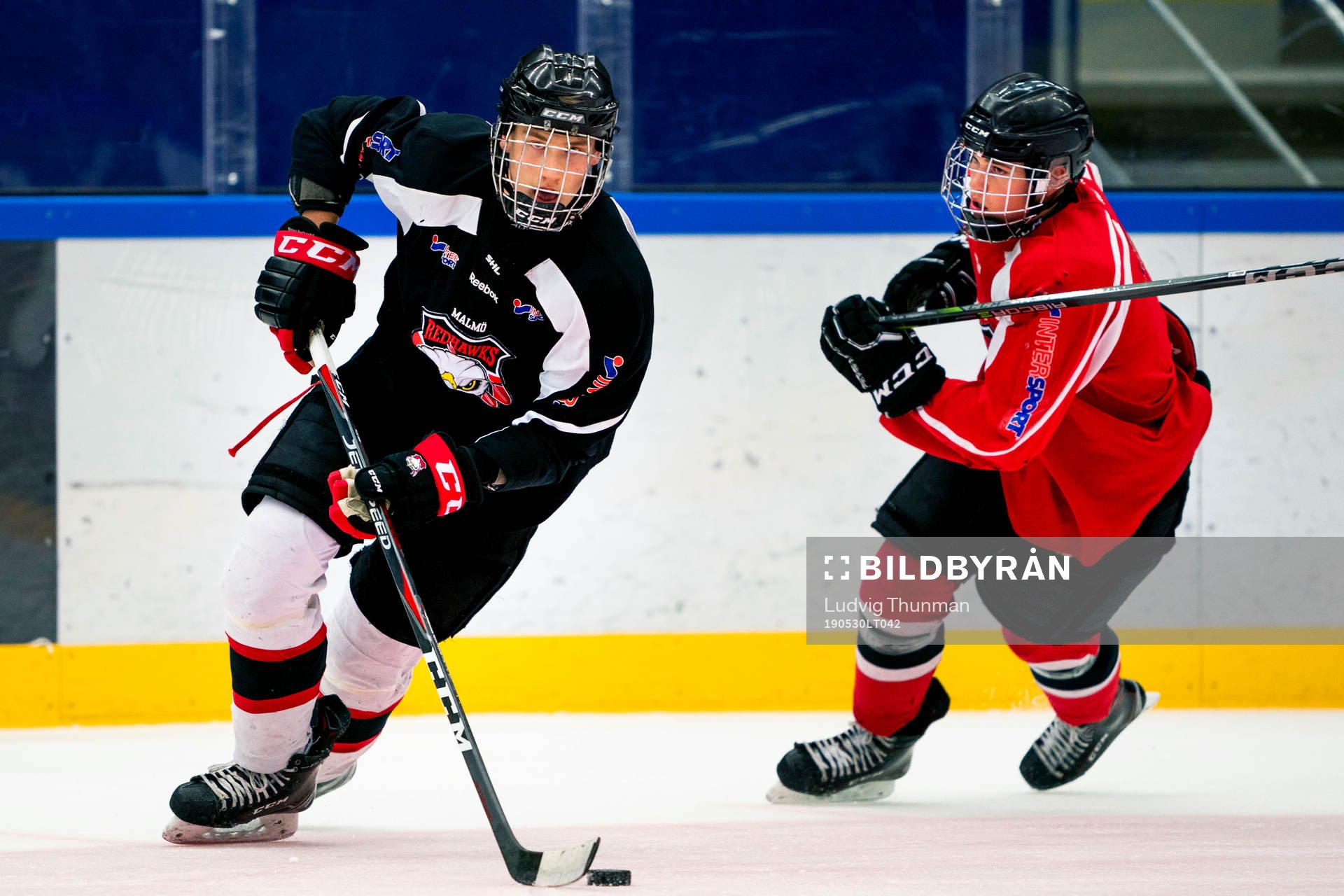 under en ishockeyträning med Malmö Redhawks J18/20