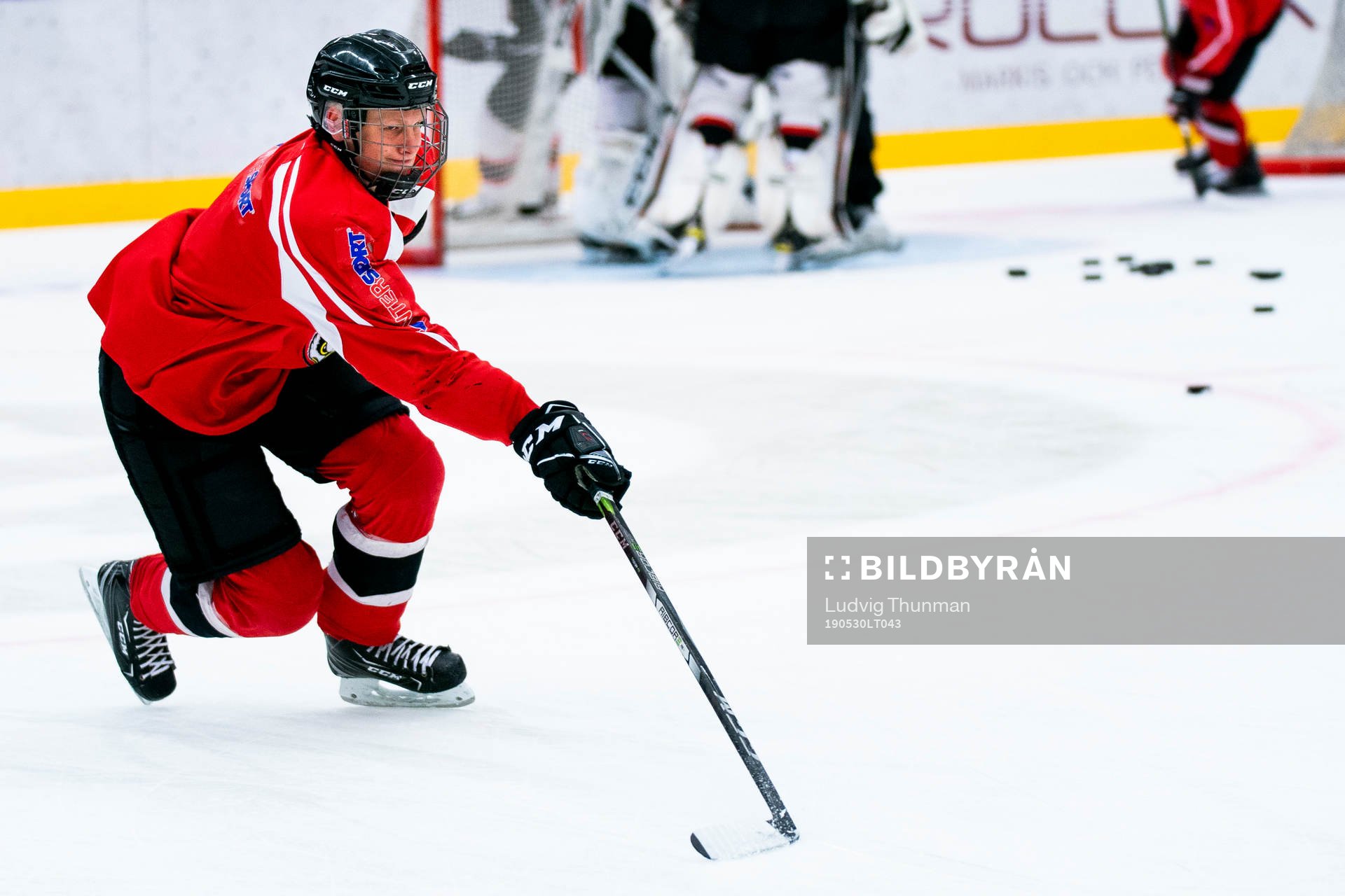 under en ishockeyträning med Malmö Redhawks J18/20