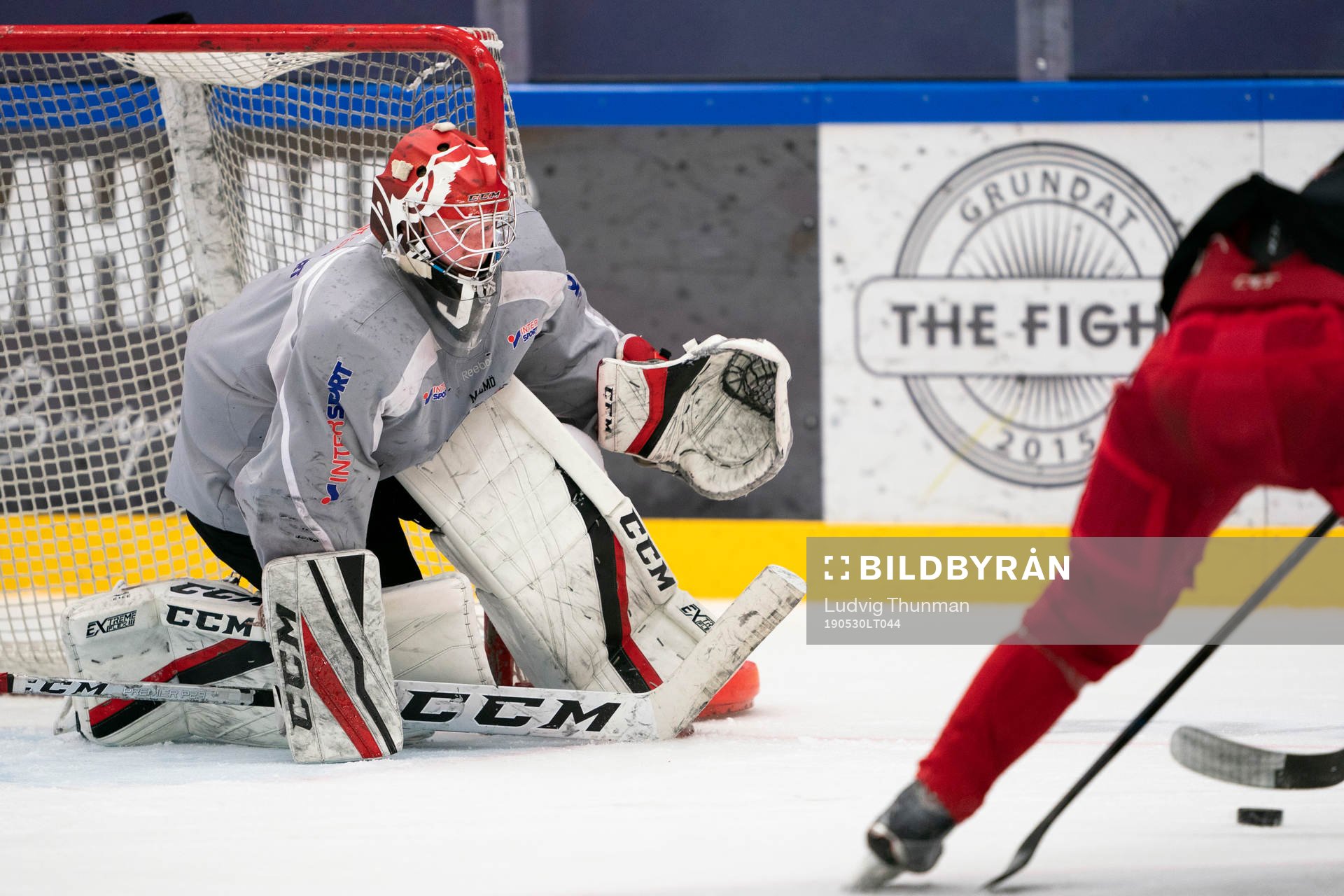 under en ishockeyträning med Malmö Redhawks J18/20