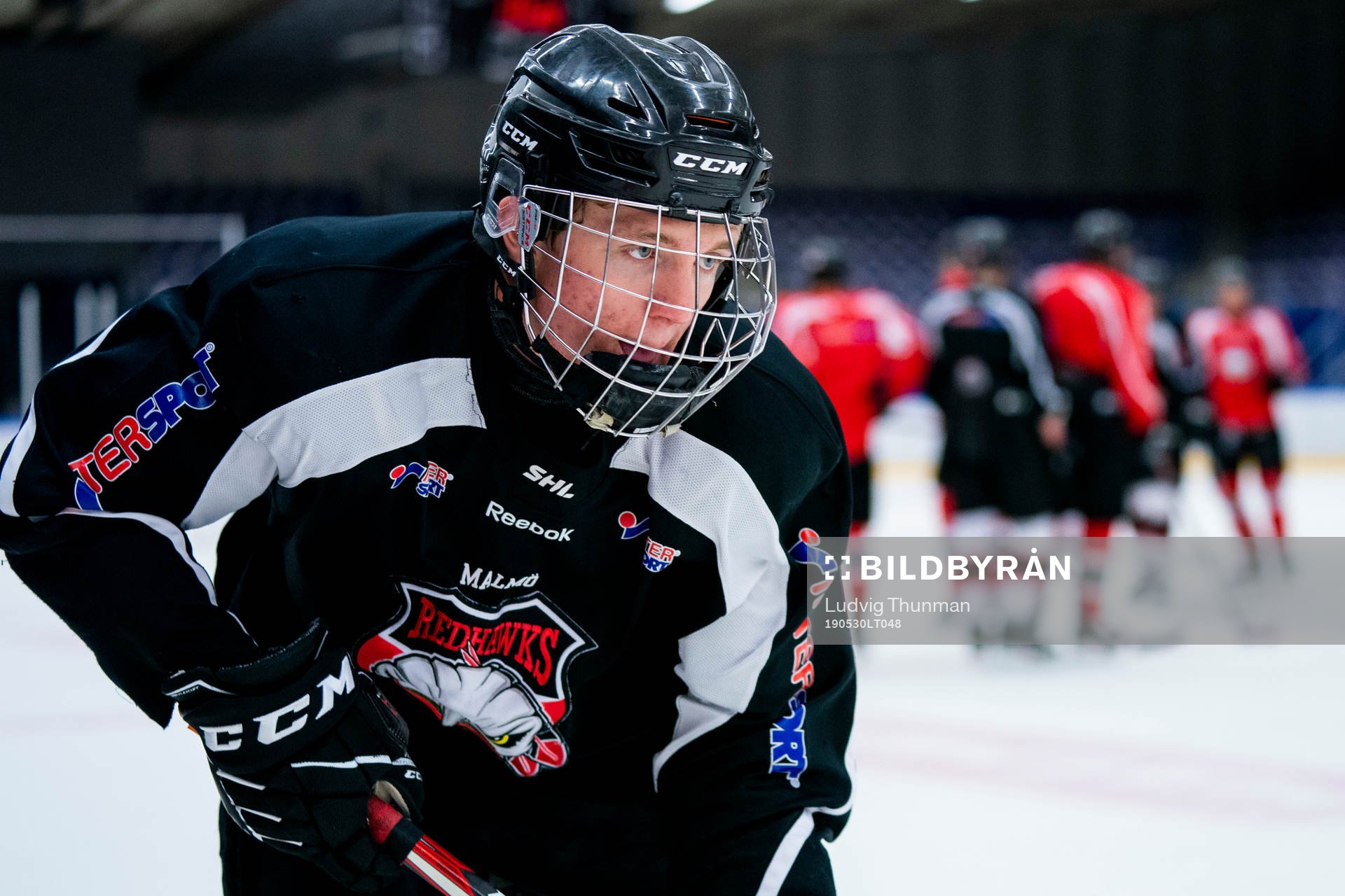 under en ishockeyträning med Malmö Redhawks J18/20