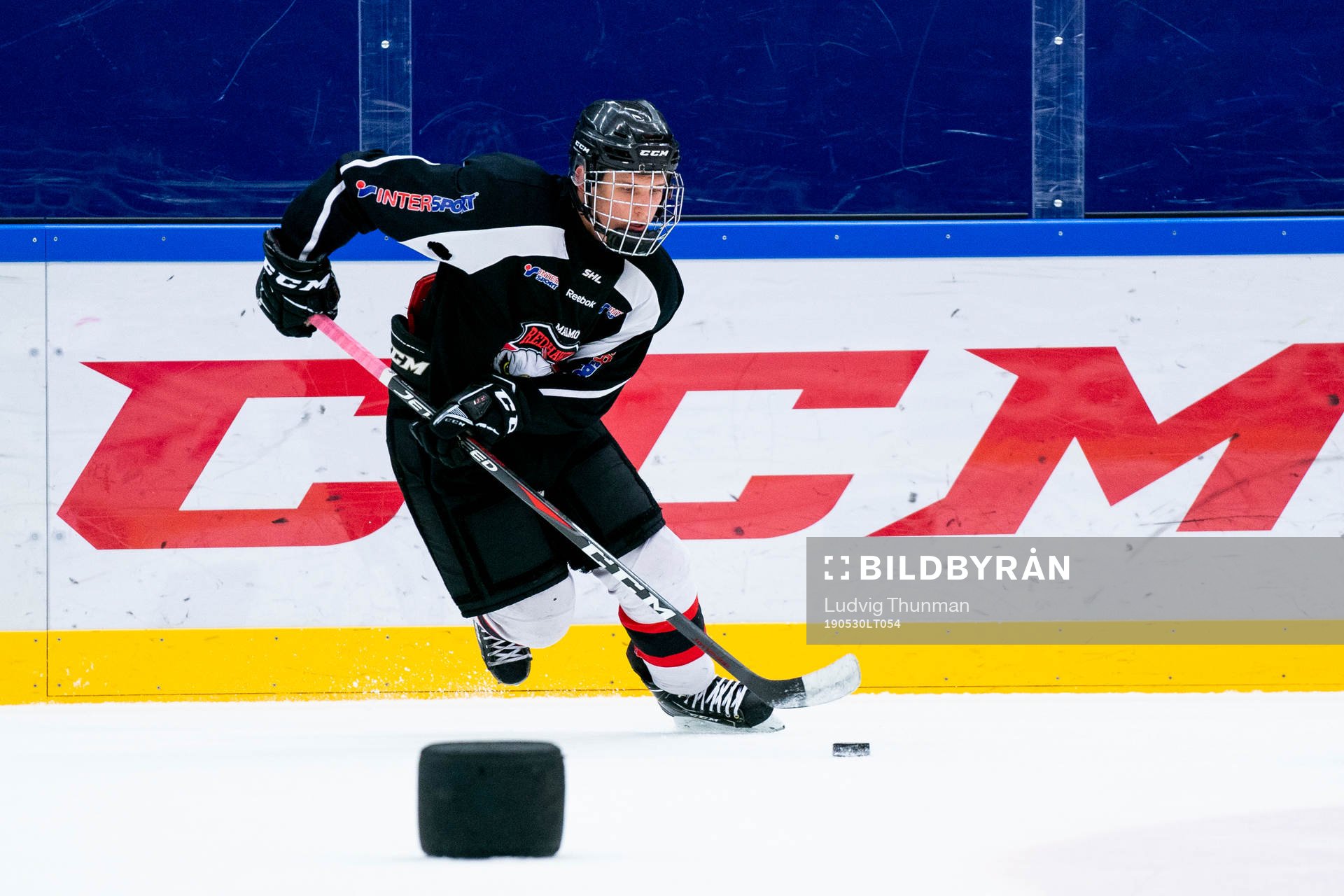 under en ishockeyträning med Malmö Redhawks J18/20