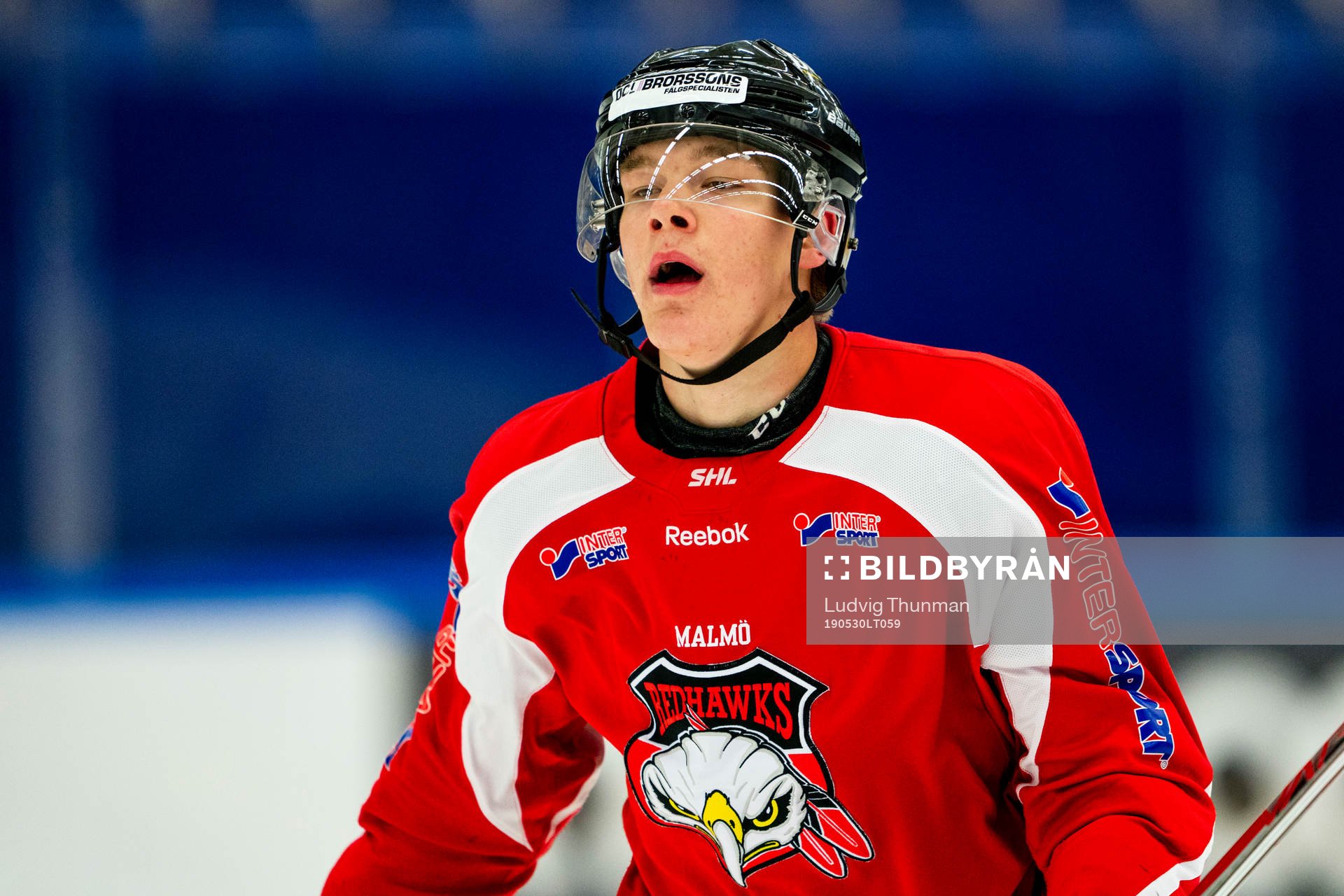 under en ishockeyträning med Malmö Redhawks J18/20