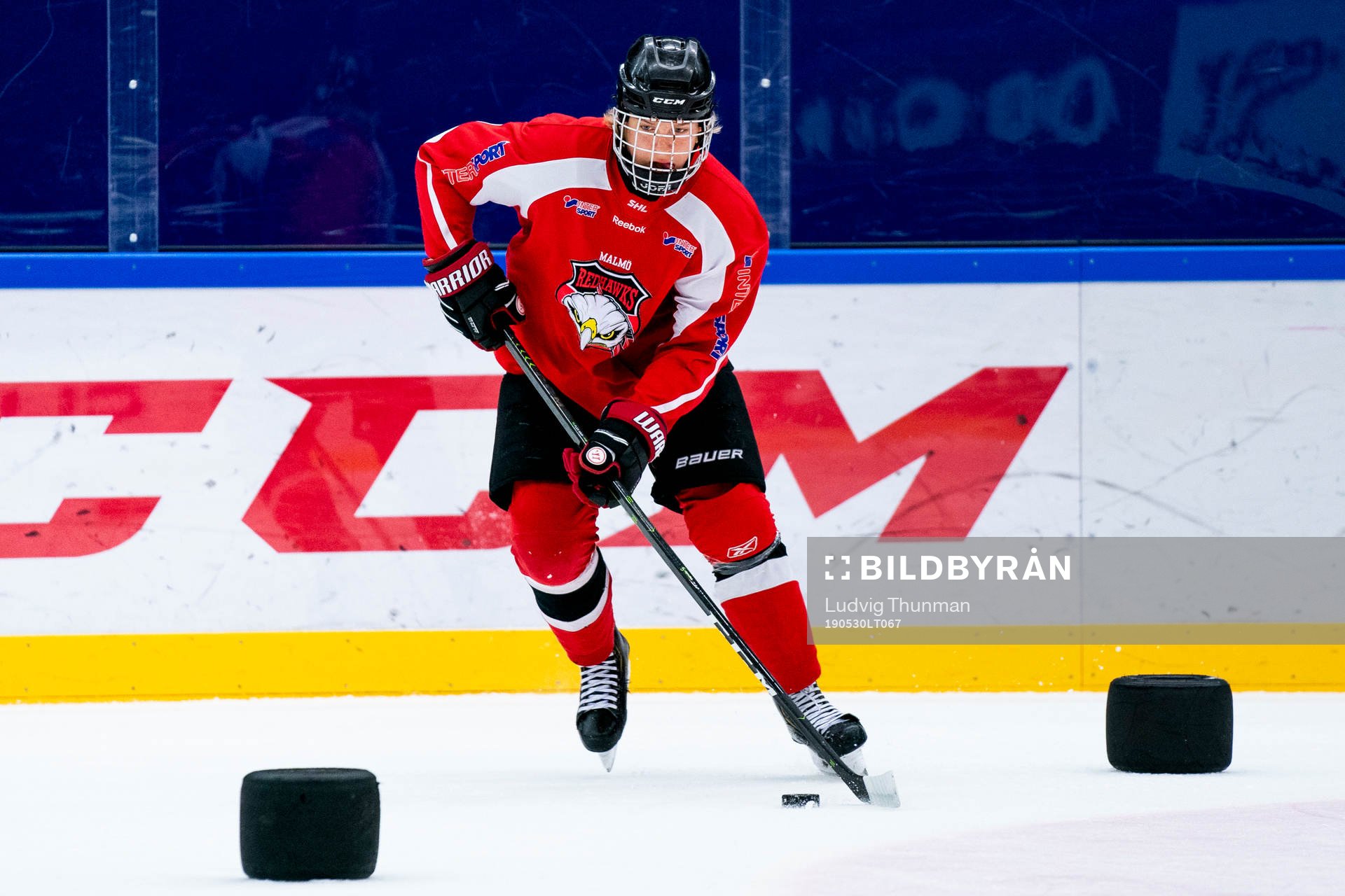 under en ishockeyträning med Malmö Redhawks J18/20