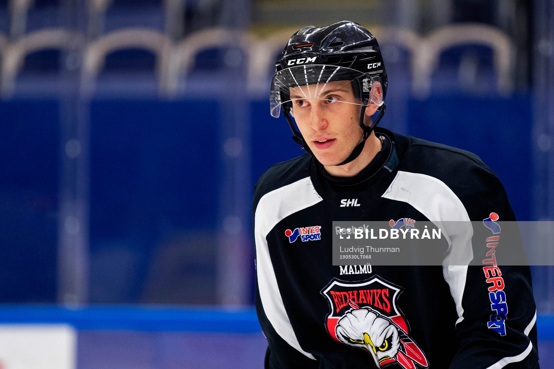 under en ishockeyträning med Malmö Redhawks J18/20