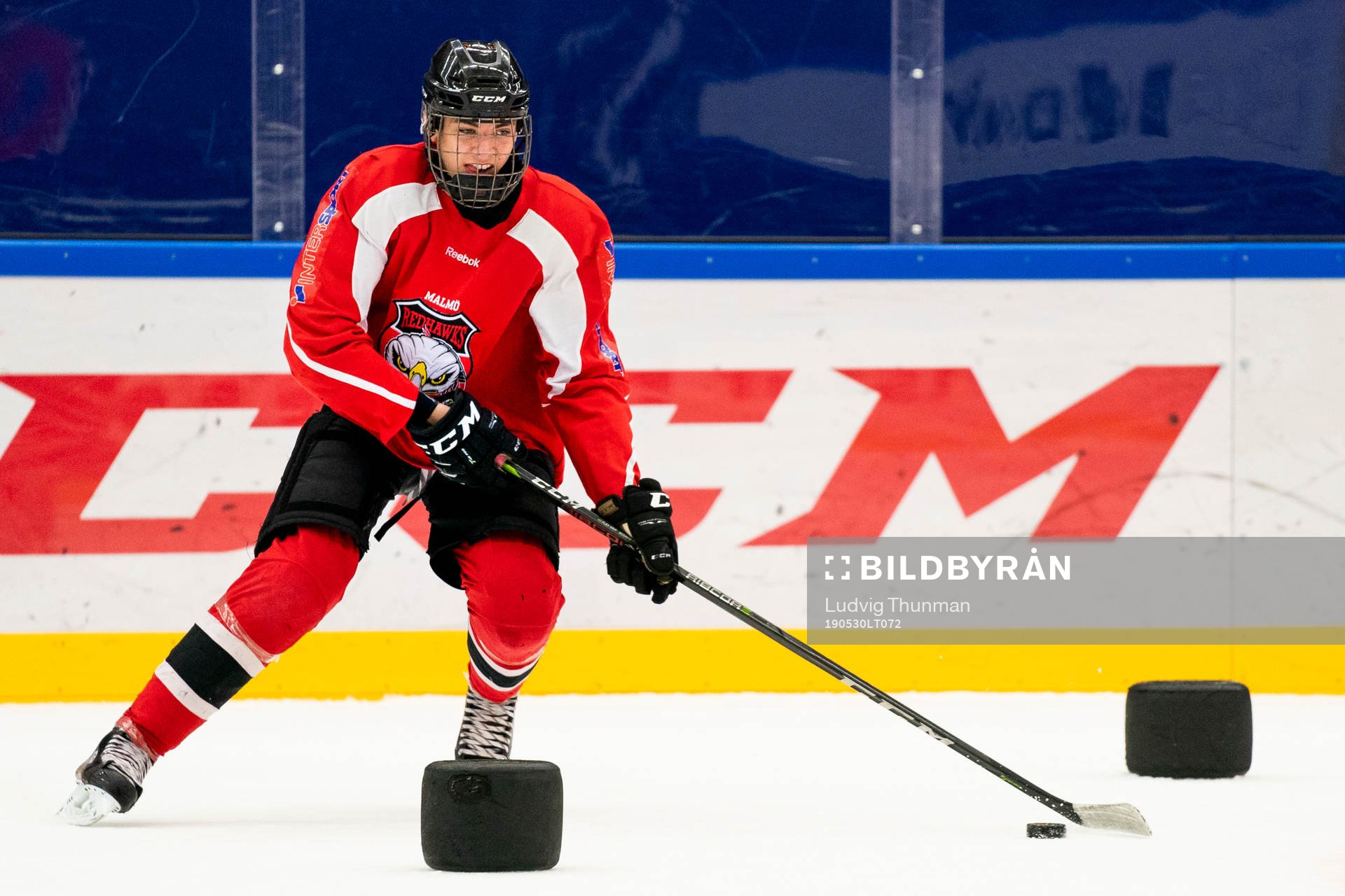 under en ishockeyträning med Malmö Redhawks J18/20