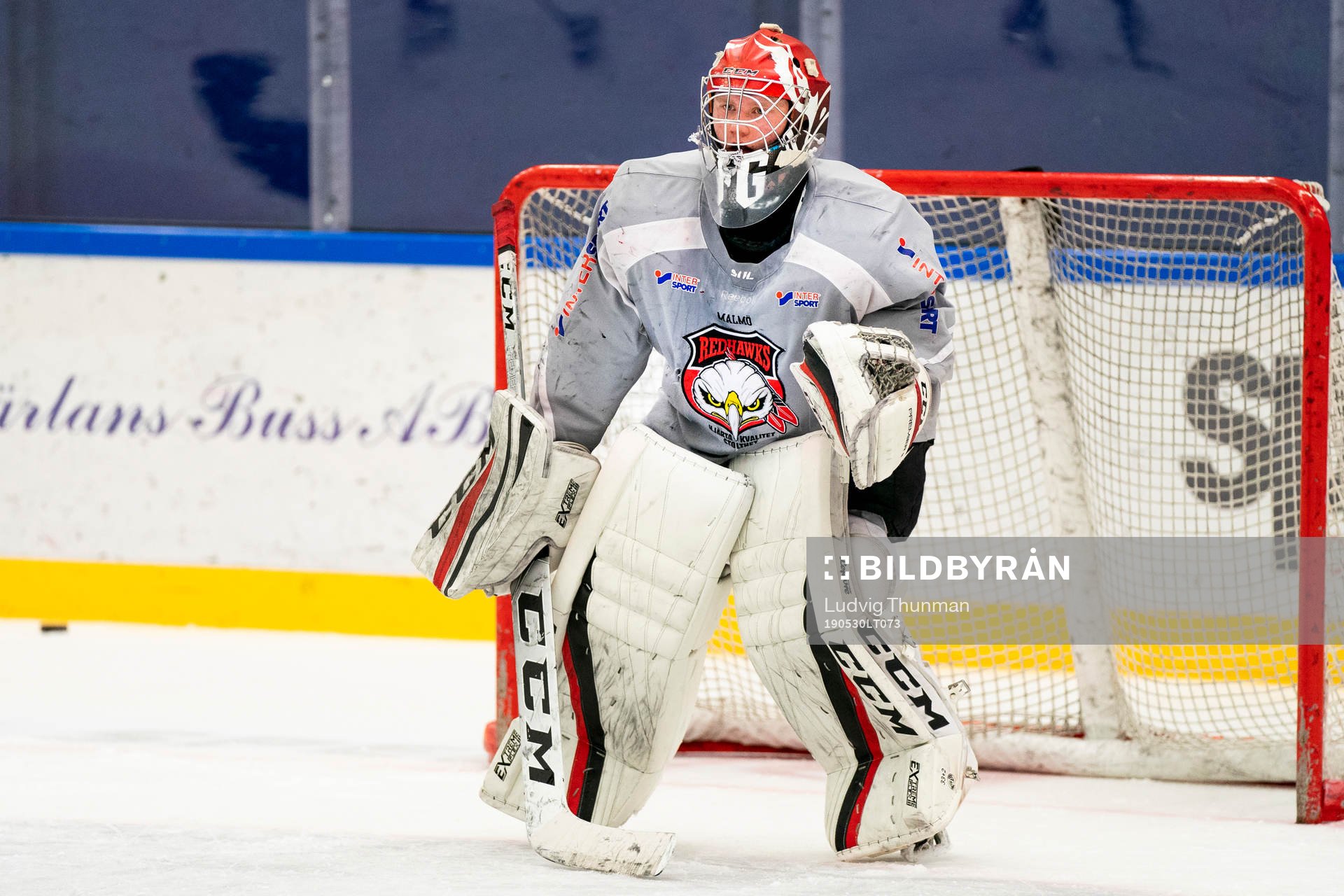 under en ishockeyträning med Malmö Redhawks J18/20